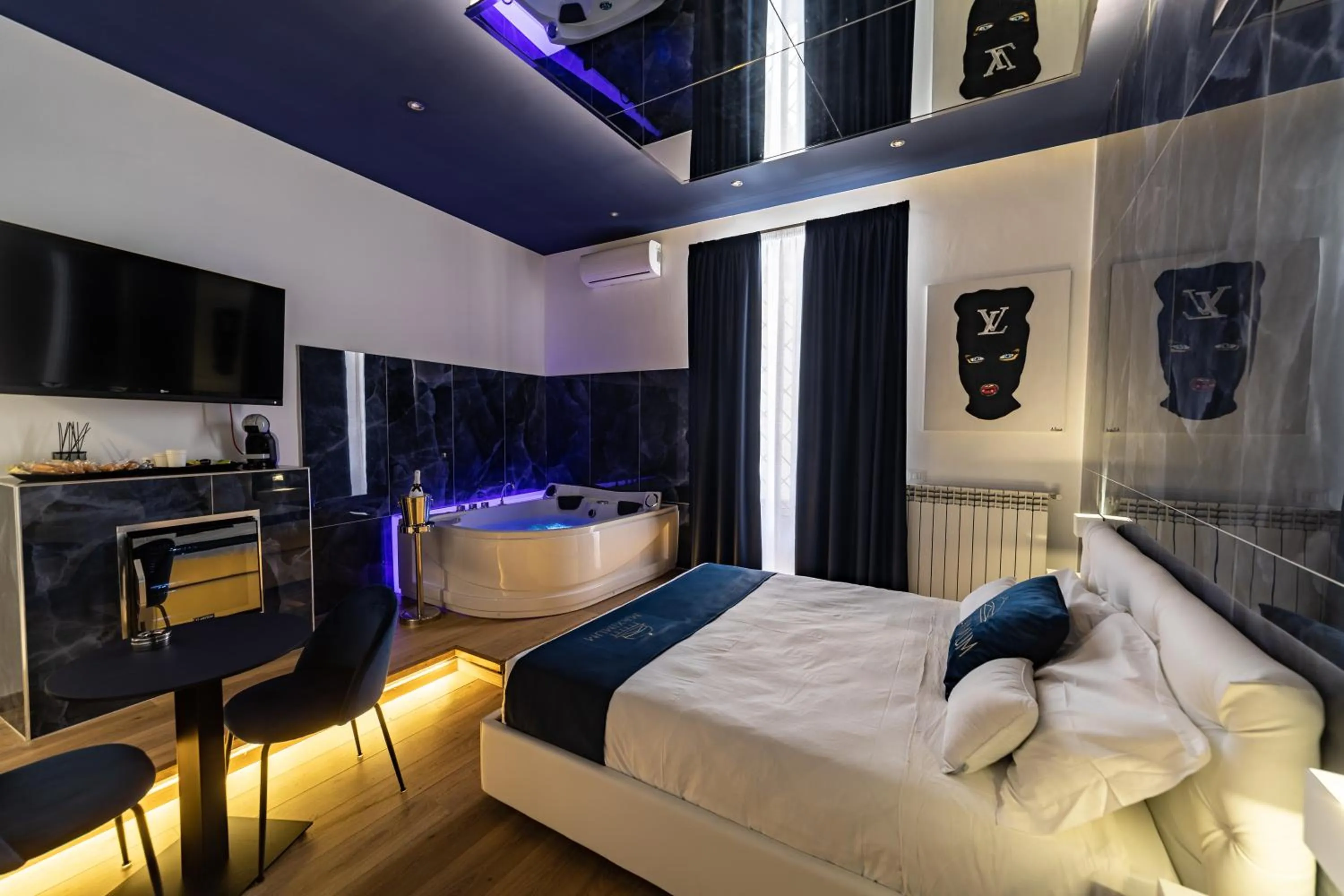 Bed in Maximum Suite & Spa