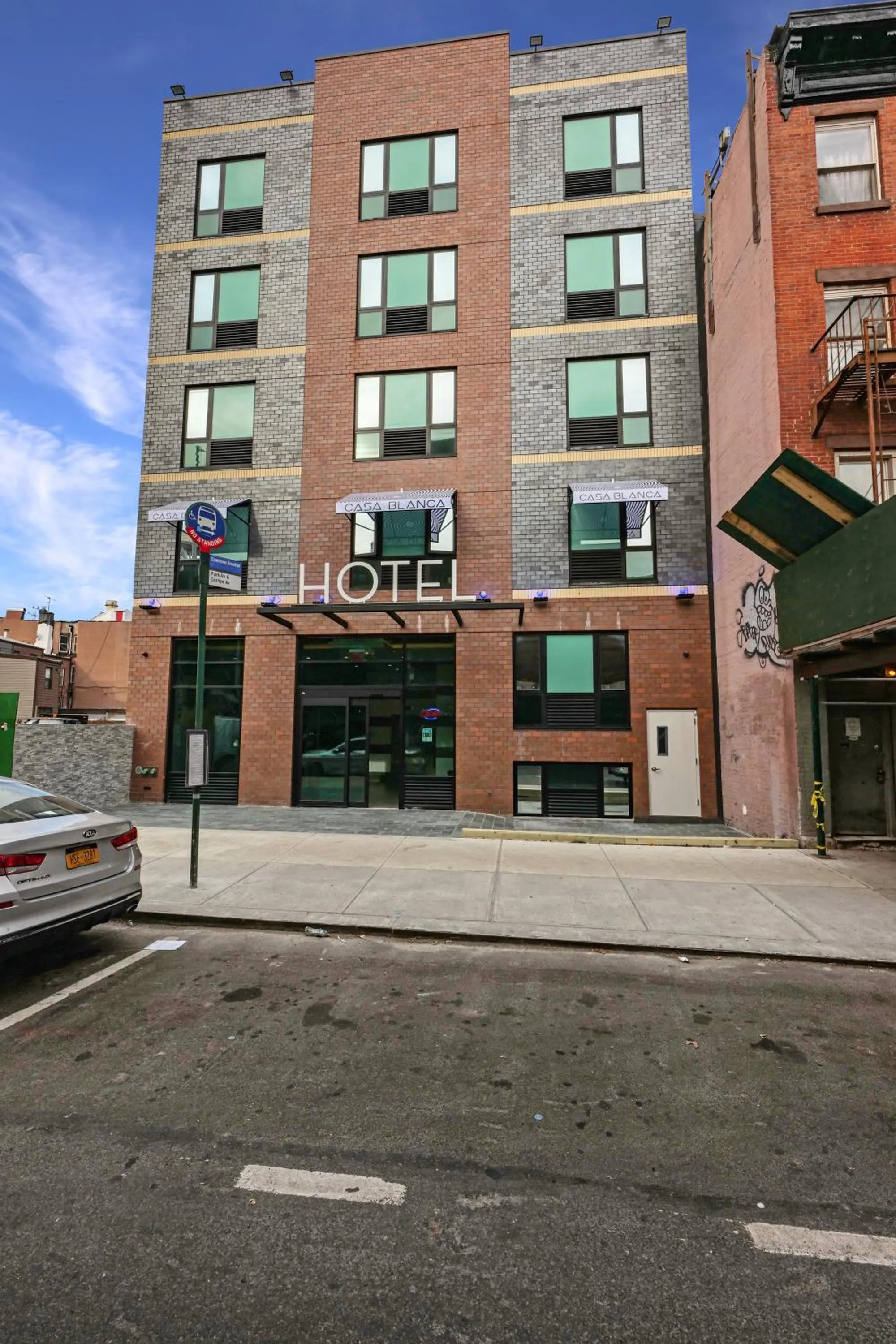 Property building in Casa Blanca Hotel Brooklyn Downtown