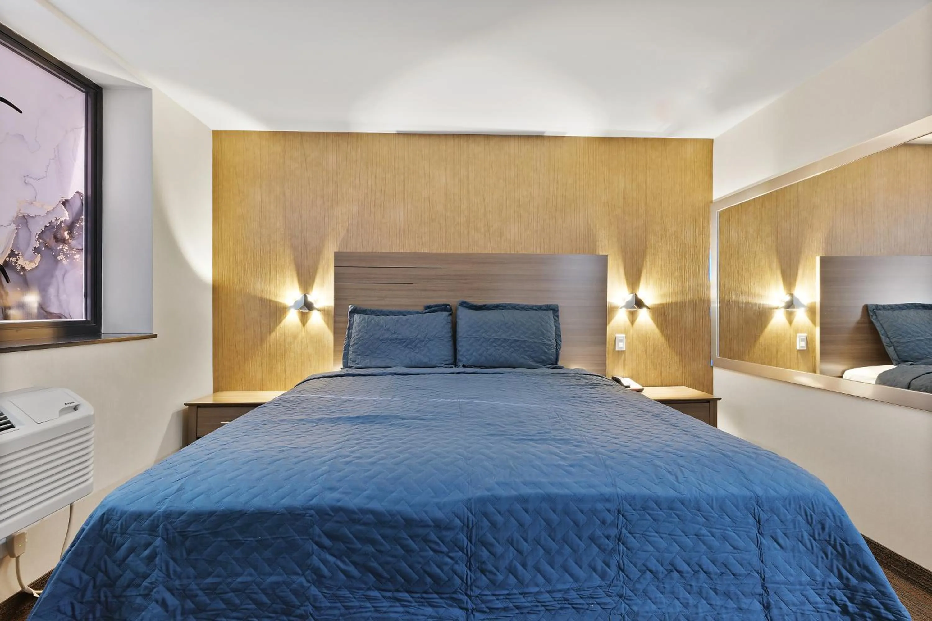 Photo of the whole room, Bed in Casa Blanca Hotel Brooklyn Downtown