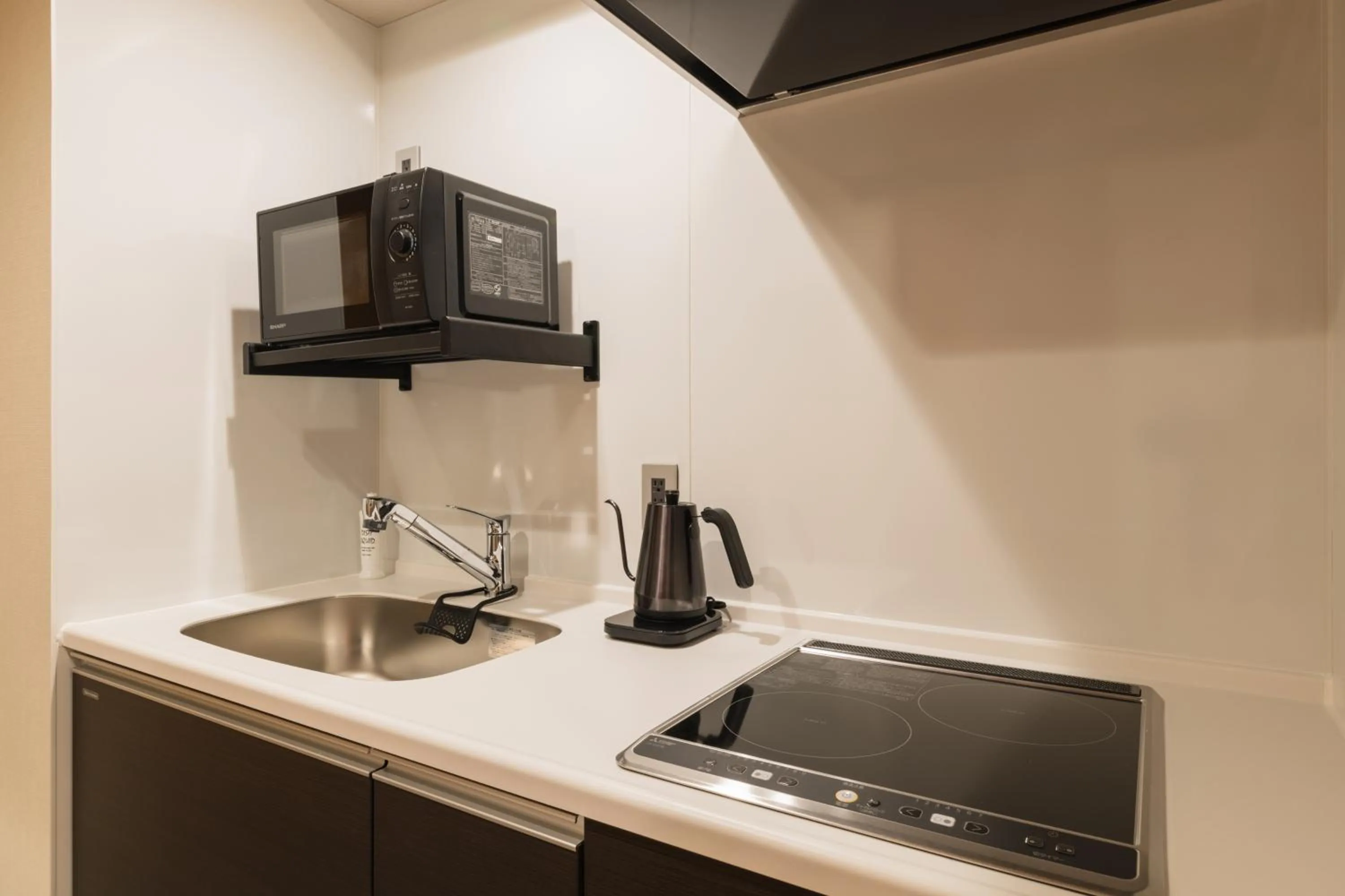 Kitchen or kitchenette in Hotel Iori ホテル庵