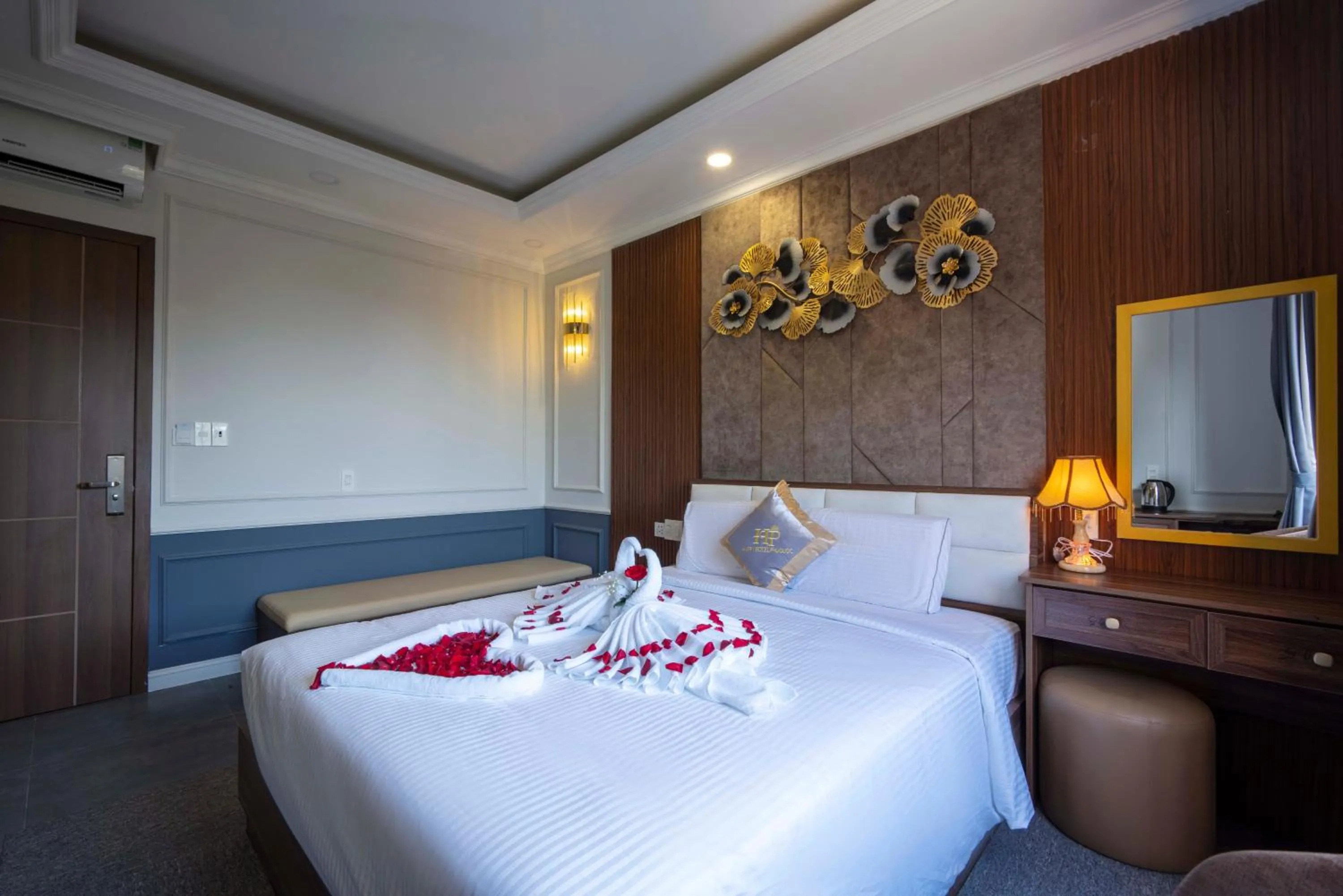 Photo of the whole room in HOTEL HAPPY PHU QUOC