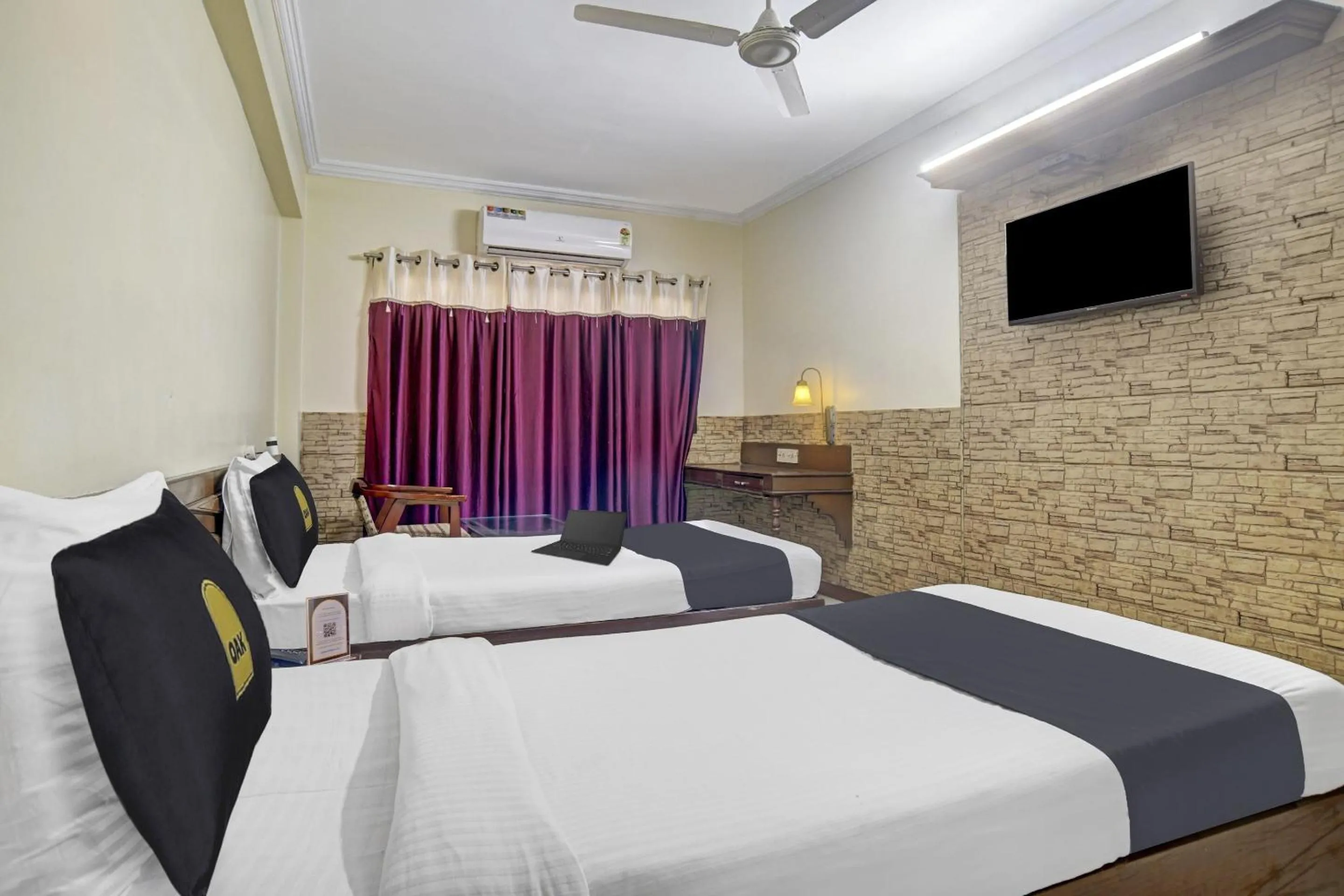Bedroom, Bed in Townhouse OAK Utsav Residency