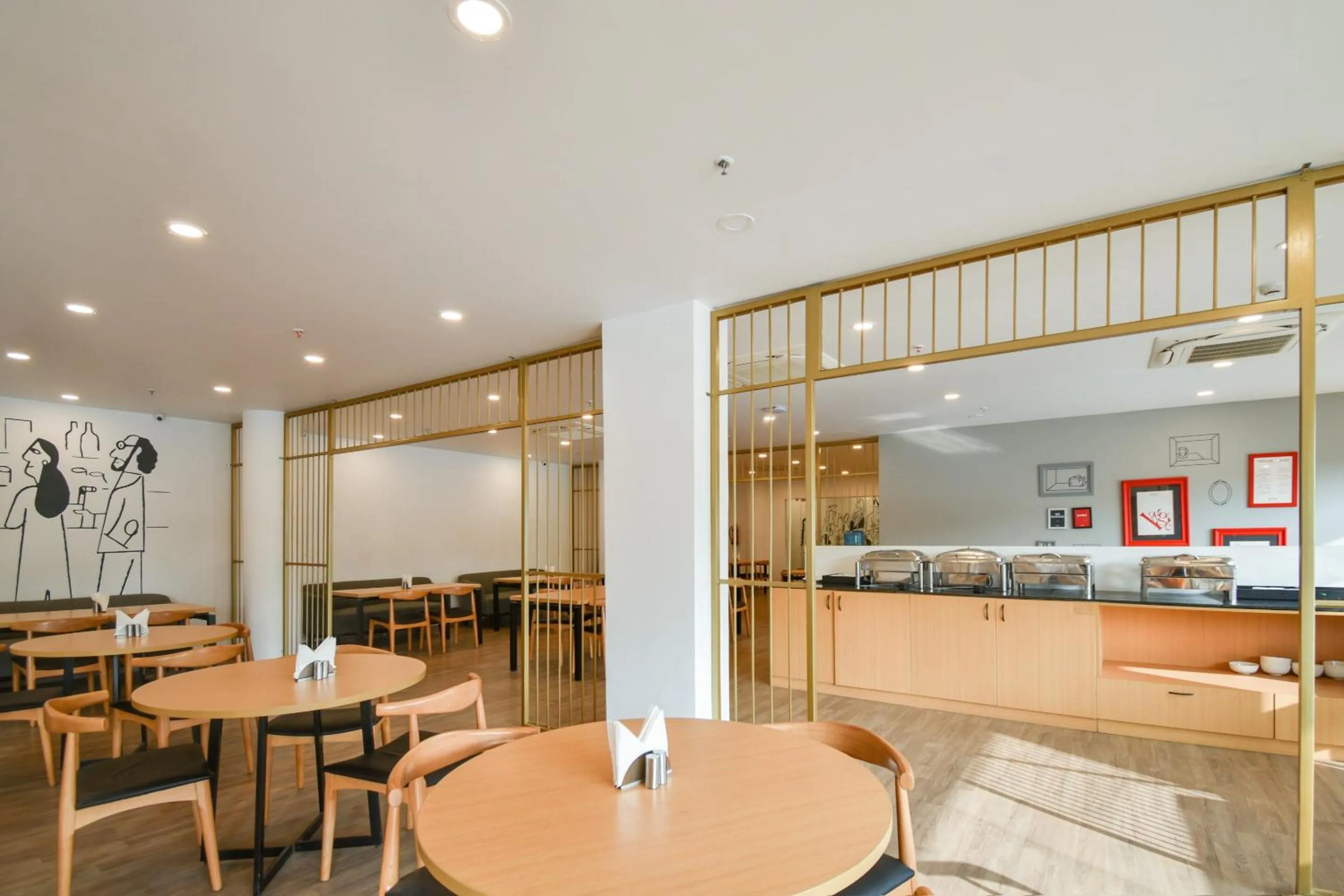 Restaurant/places to eat in Hotel O KG Estate