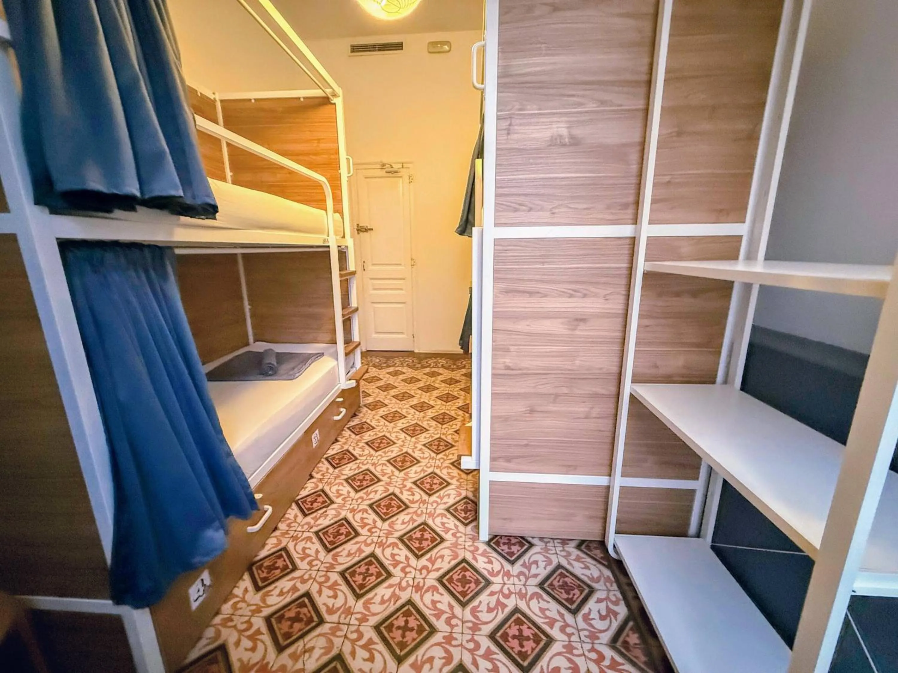 bunk bed, Bed in Fabrizzio's Petit