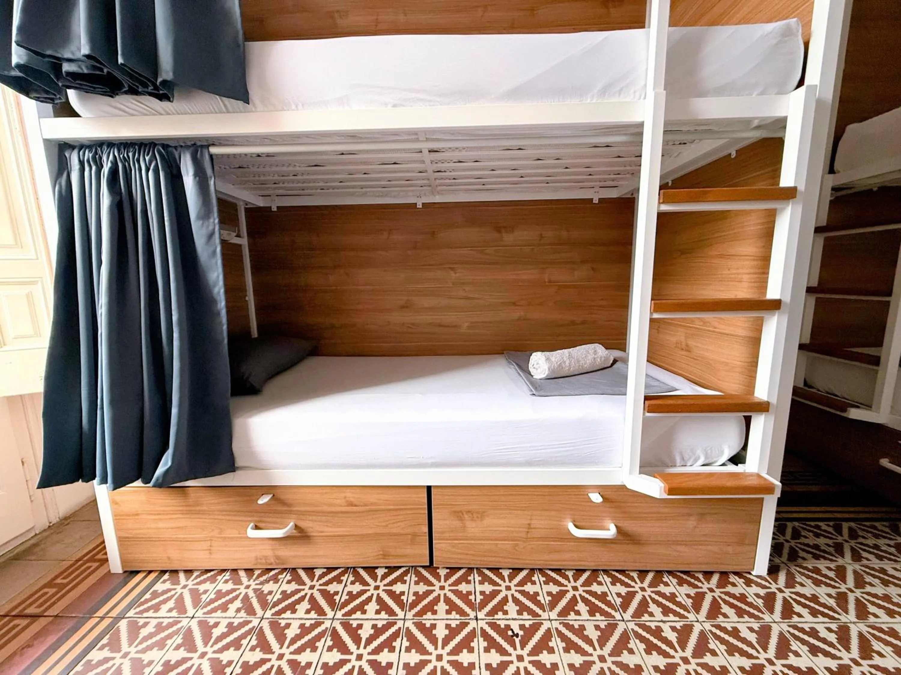 Decorative detail, Bed in Fabrizzio's Petit