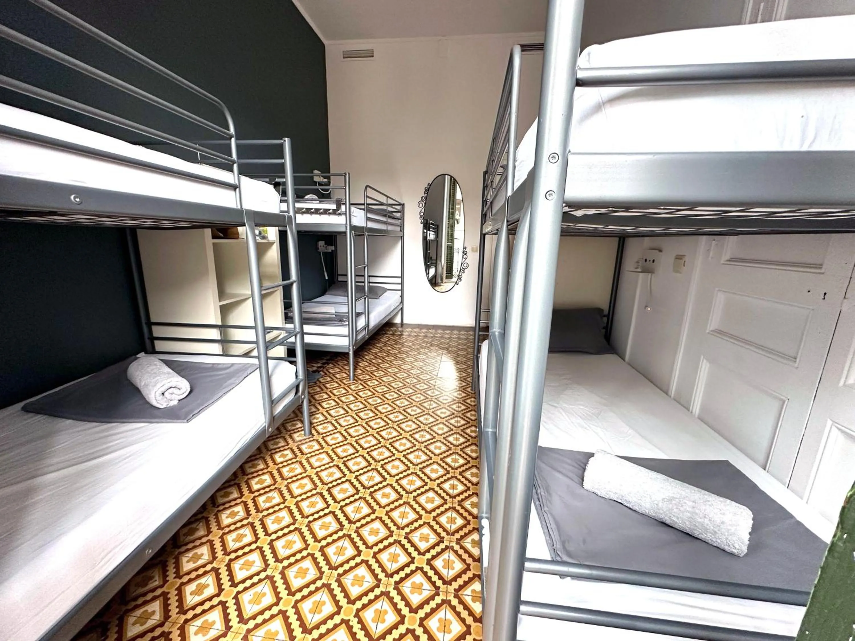 bunk bed, Bed in Fabrizzio's Petit