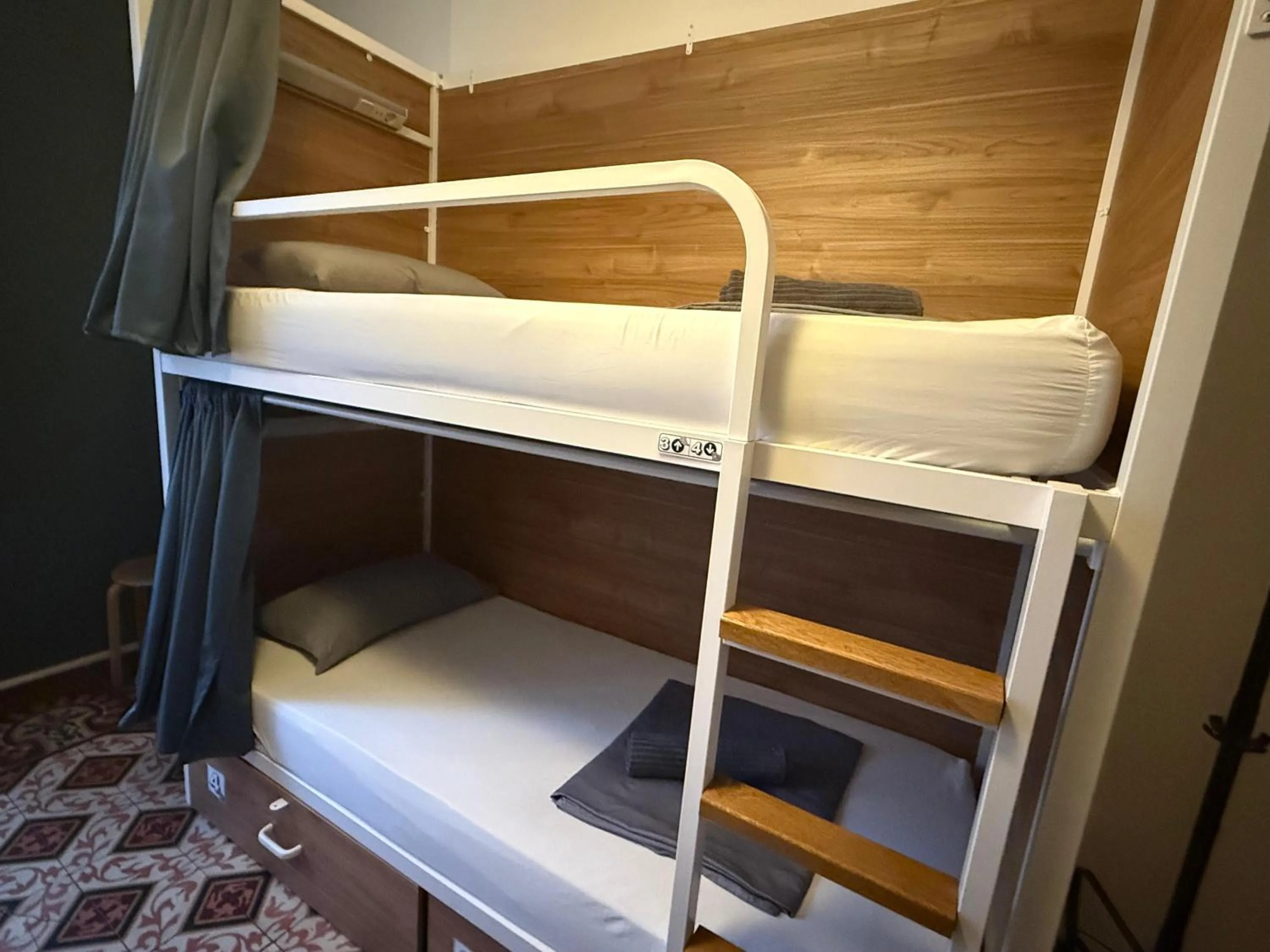 bunk bed, Bed in Fabrizzio's Petit