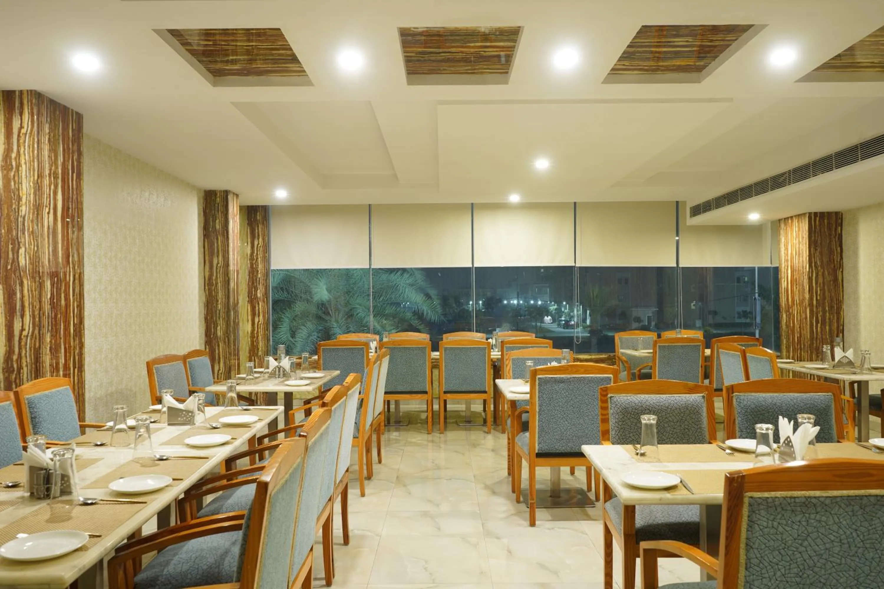 Restaurant/places to eat in Country Inn Vrindavan