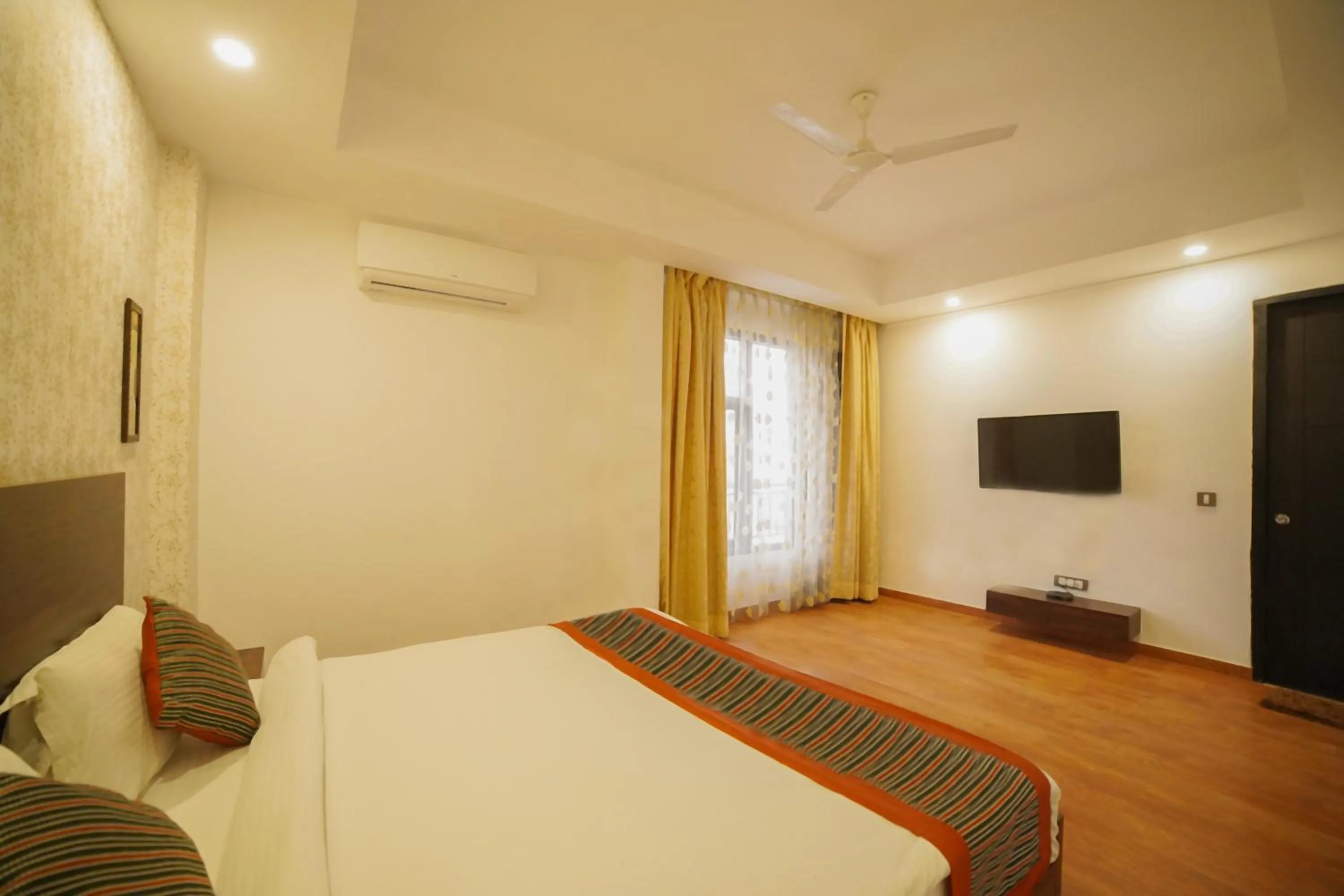 Bedroom, Bed in Country Inn Vrindavan