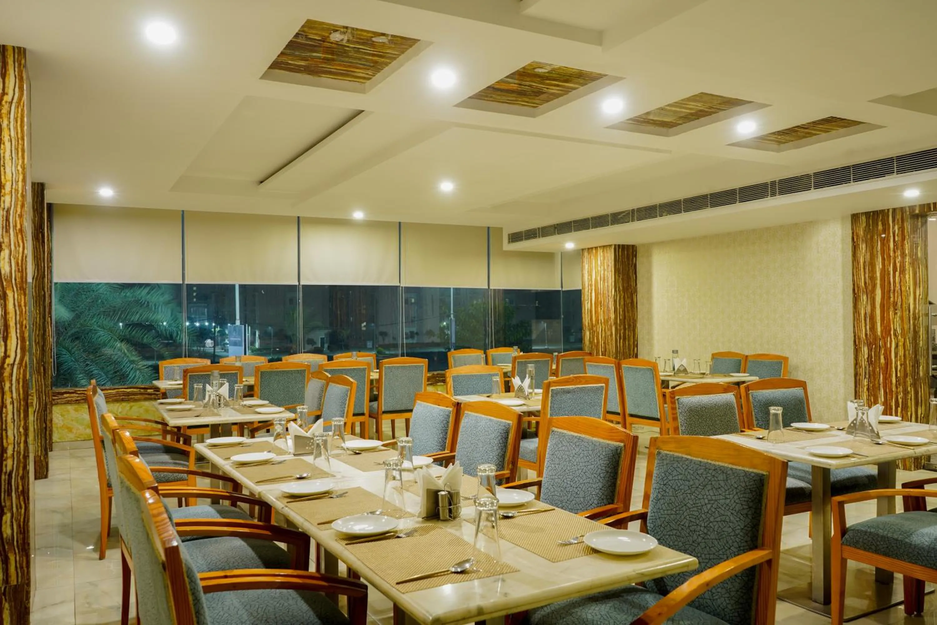 Restaurant/places to eat in Country Inn Vrindavan
