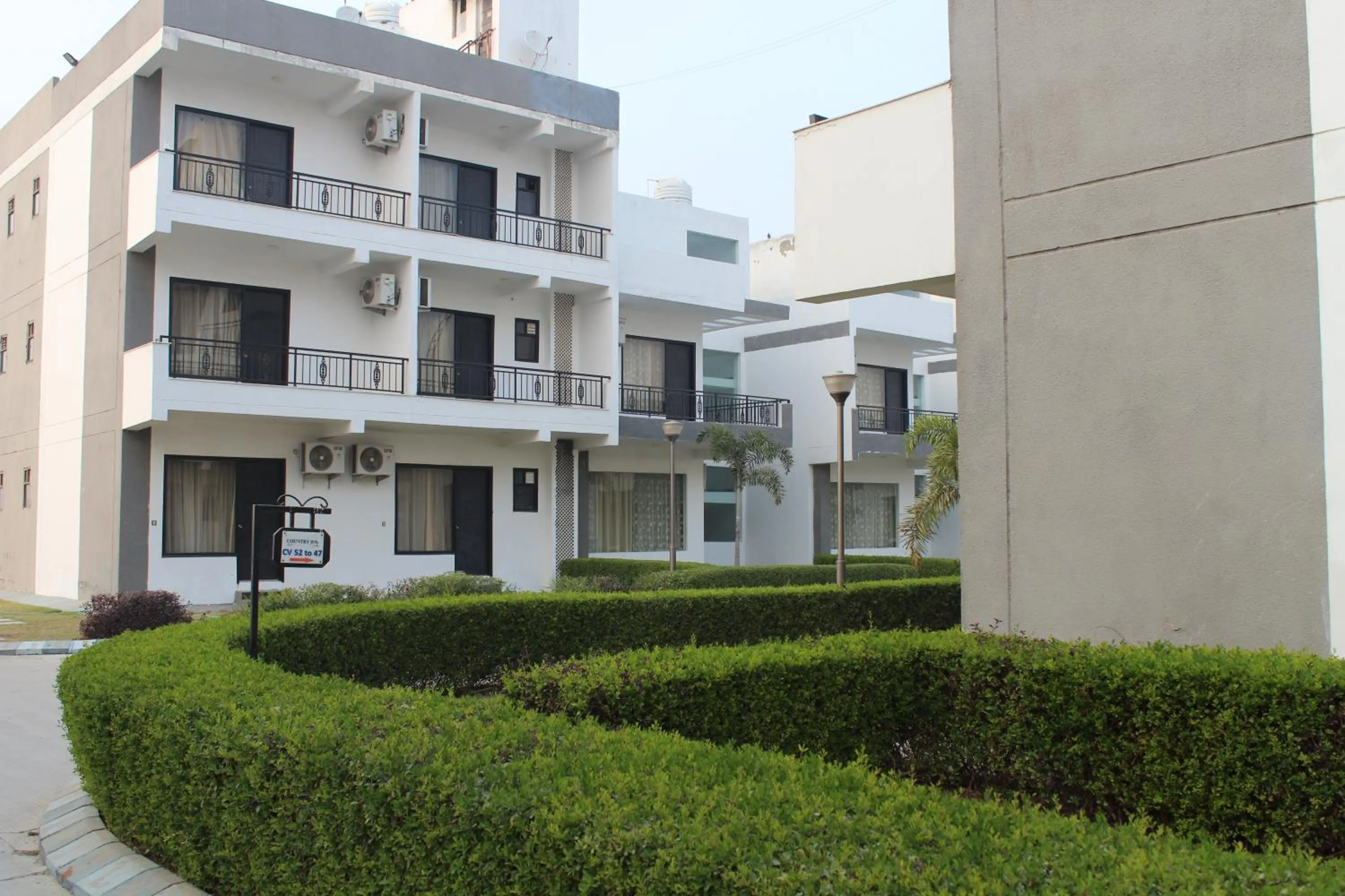 Facade/entrance in Country Inn Vrindavan
