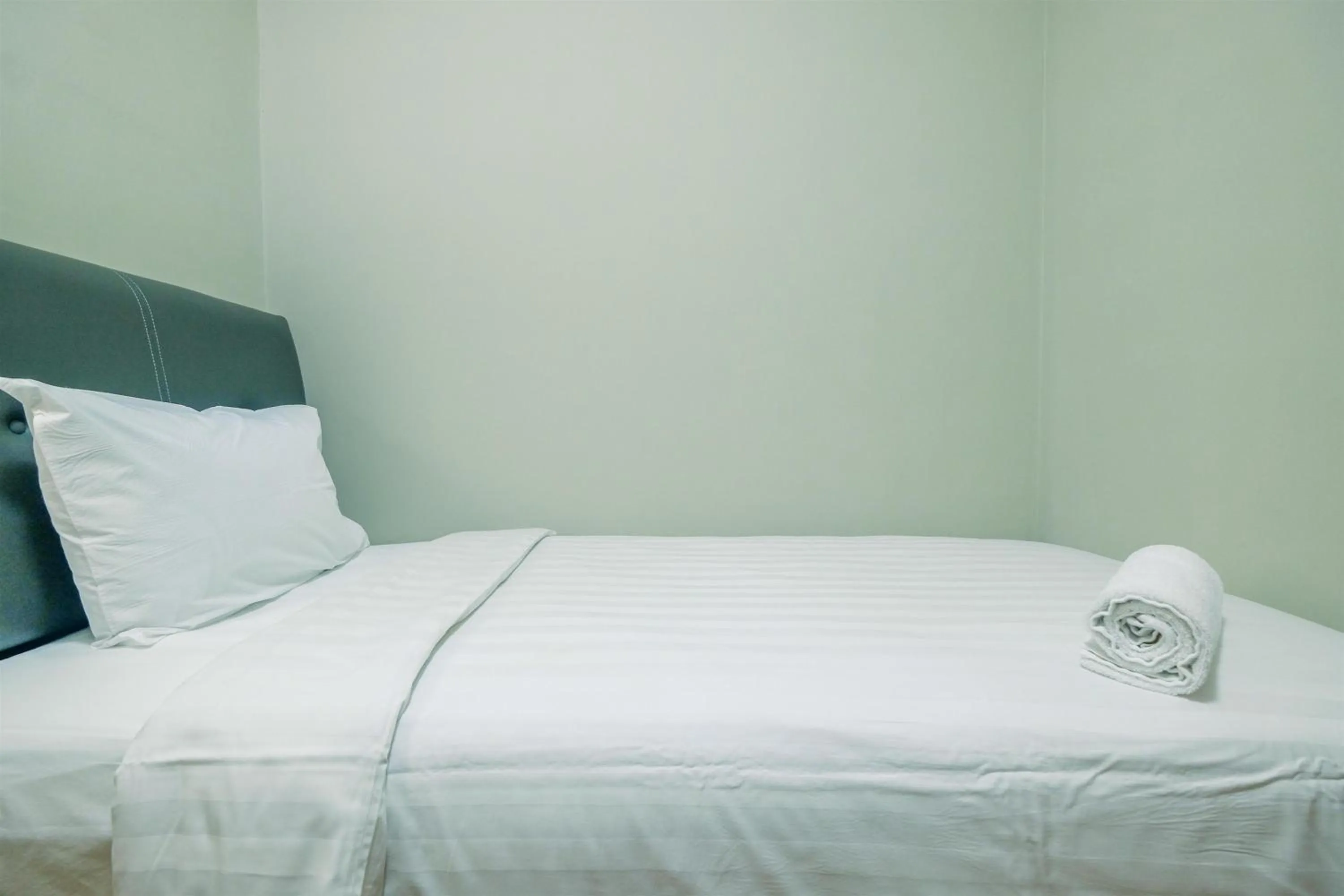 Comfortable 2BR Apartment at Cinere Resort By Travelio