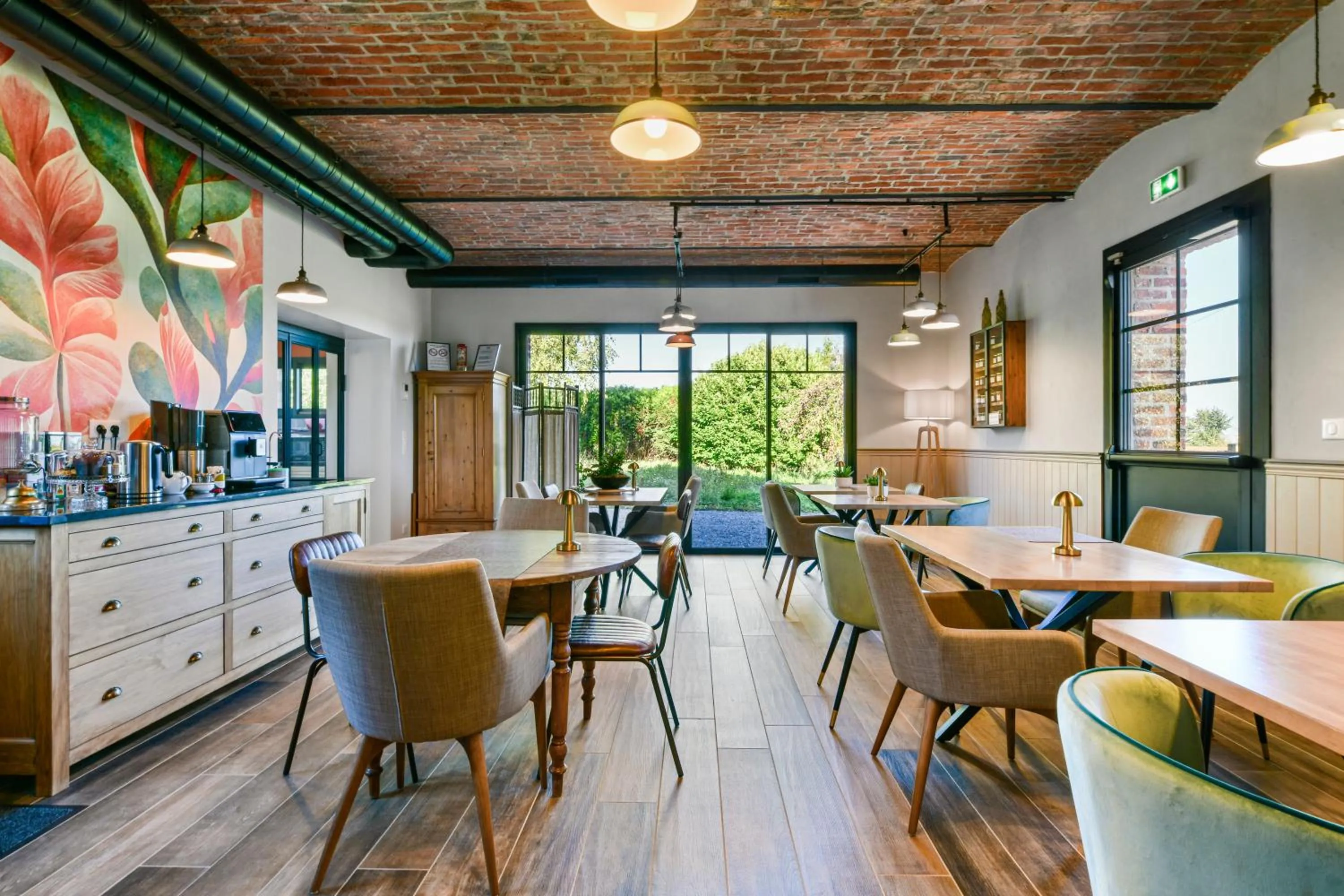 Breakfast in La Ceriseraie