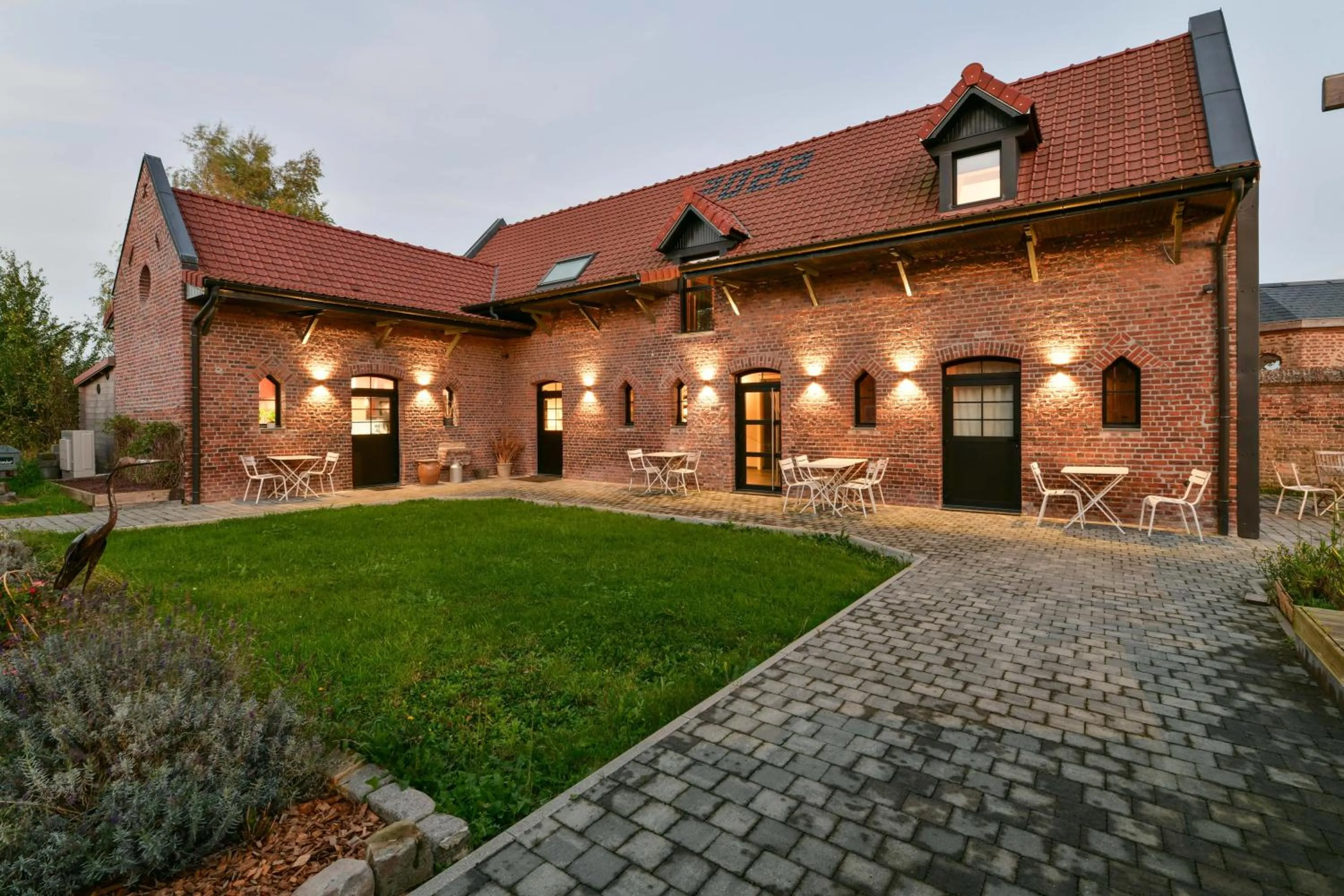 Restaurant/places to eat in La Ceriseraie