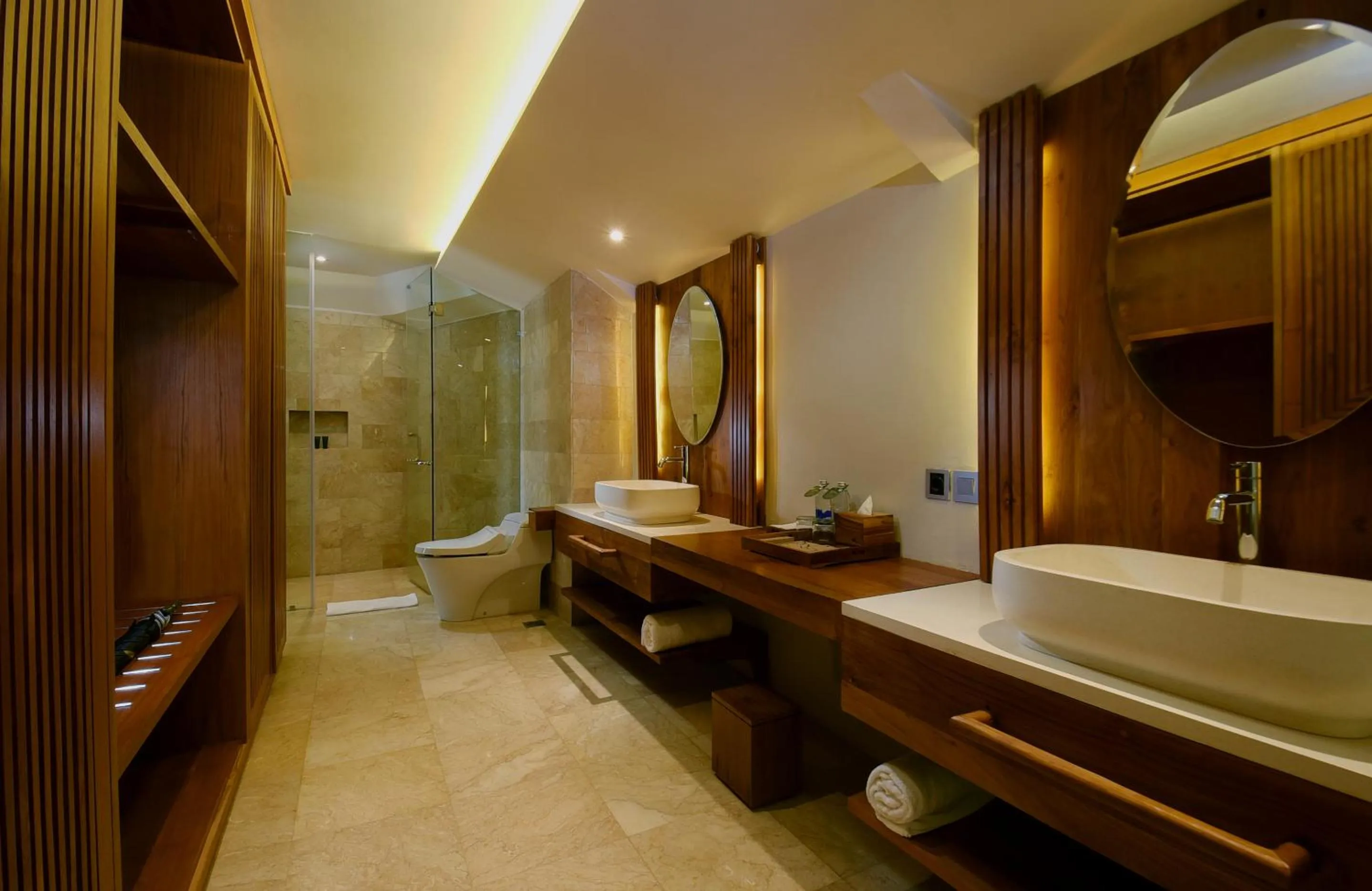 Shower in JAPA Suites & Villas