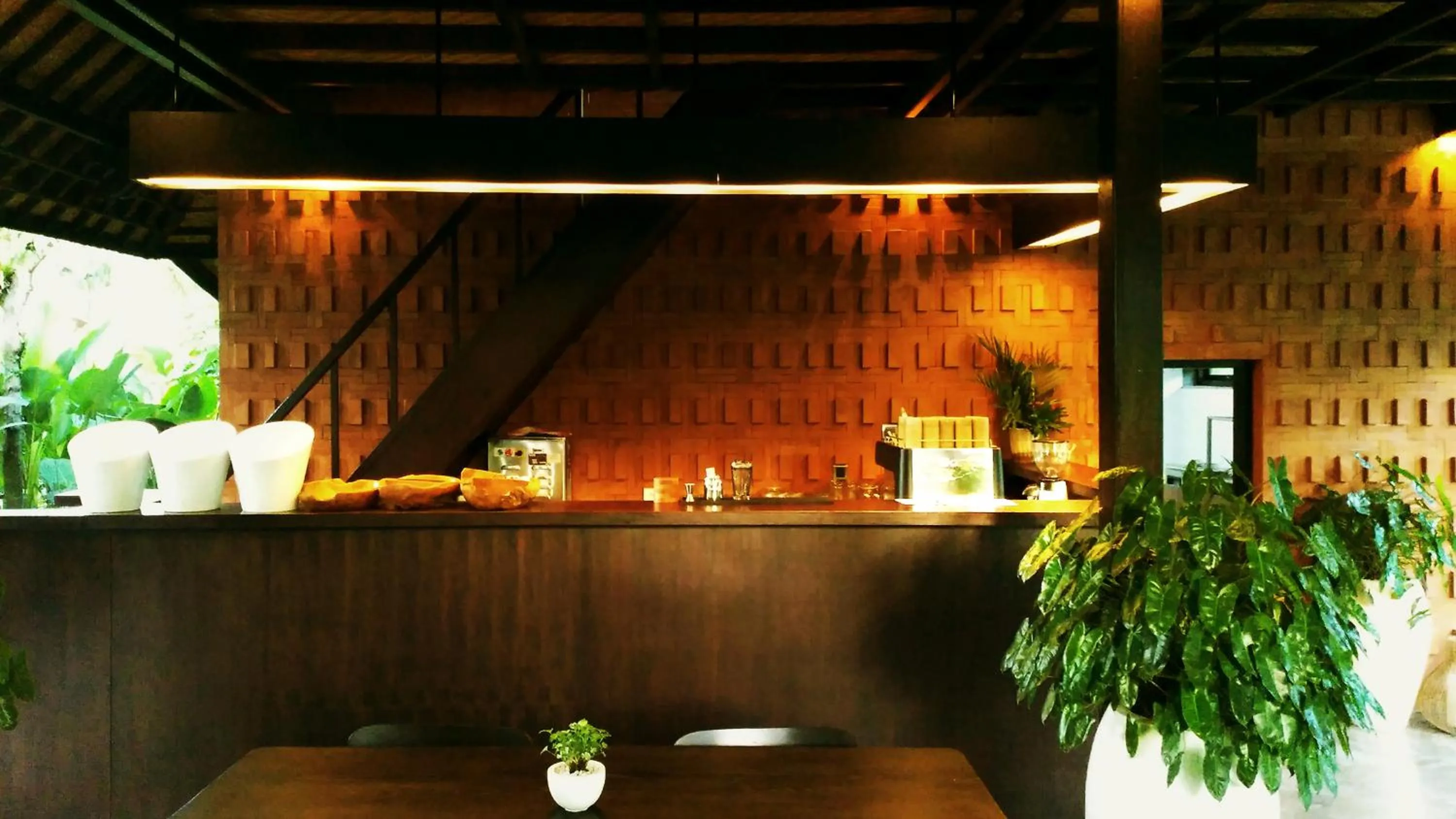 Restaurant/places to eat in JAPA Suites & Villas