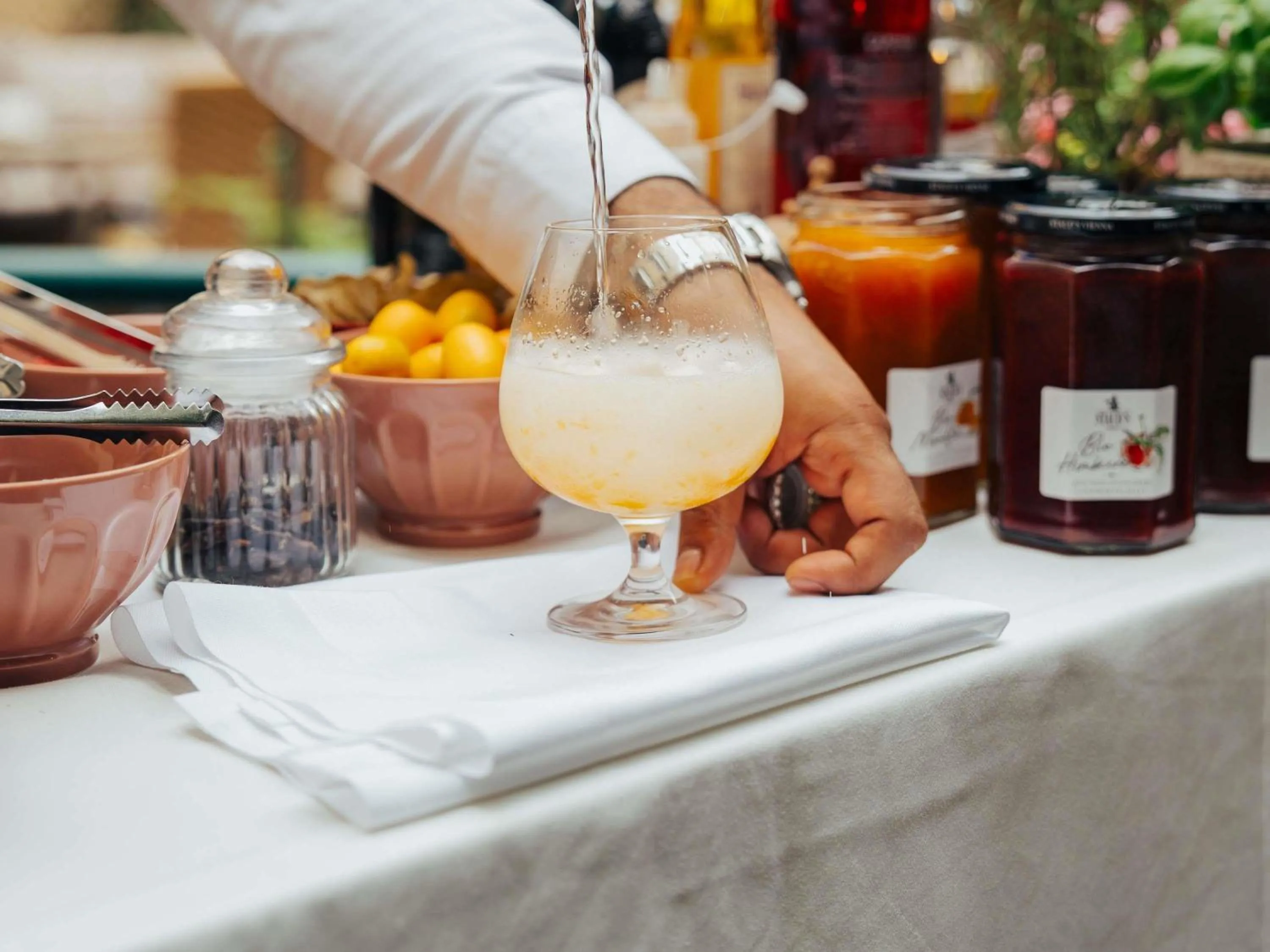 Lounge or bar in Mercure Grand Hotel Biedermeier Wien