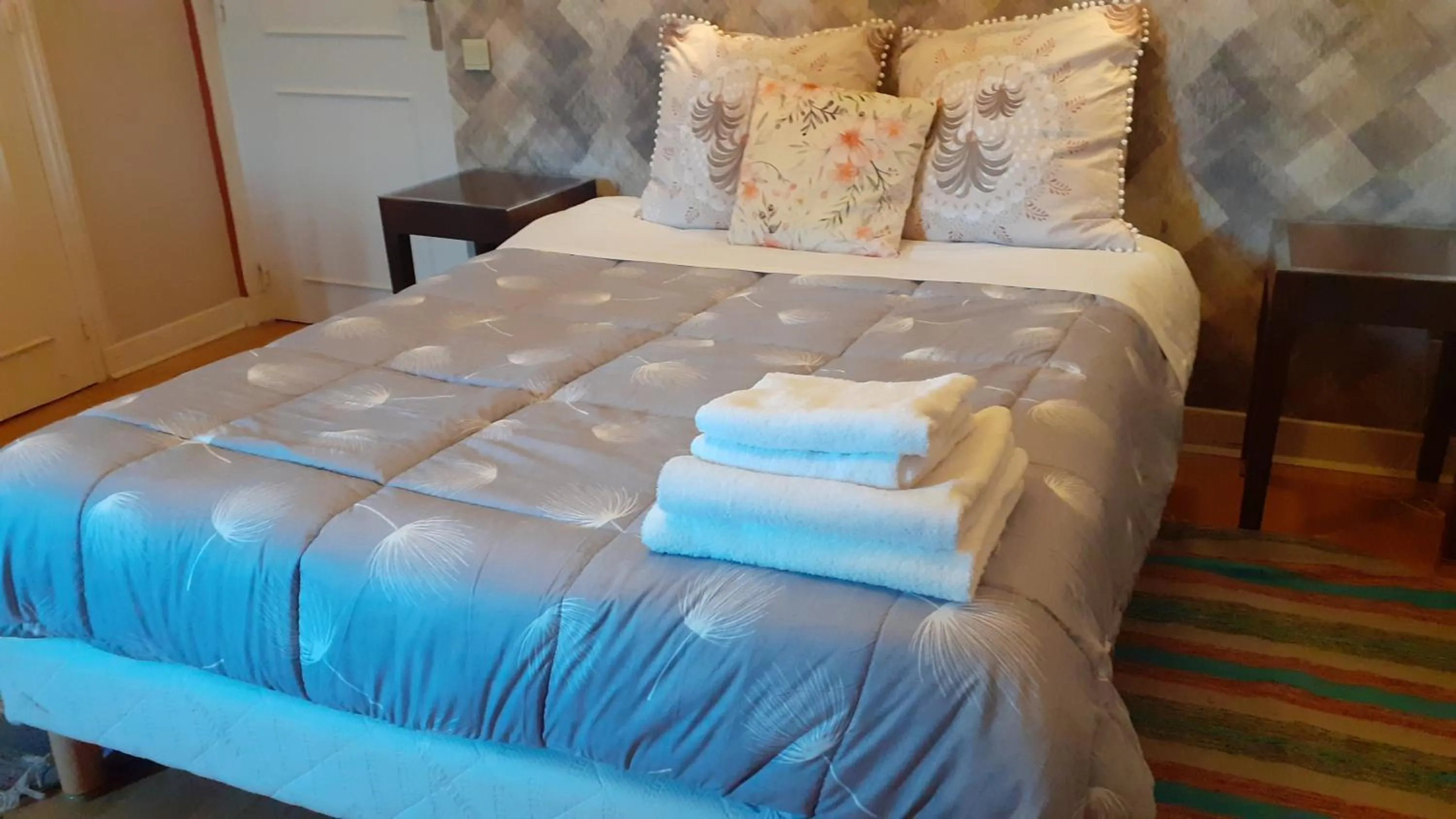 heating in Hôtel des Couronnes Châteaudun