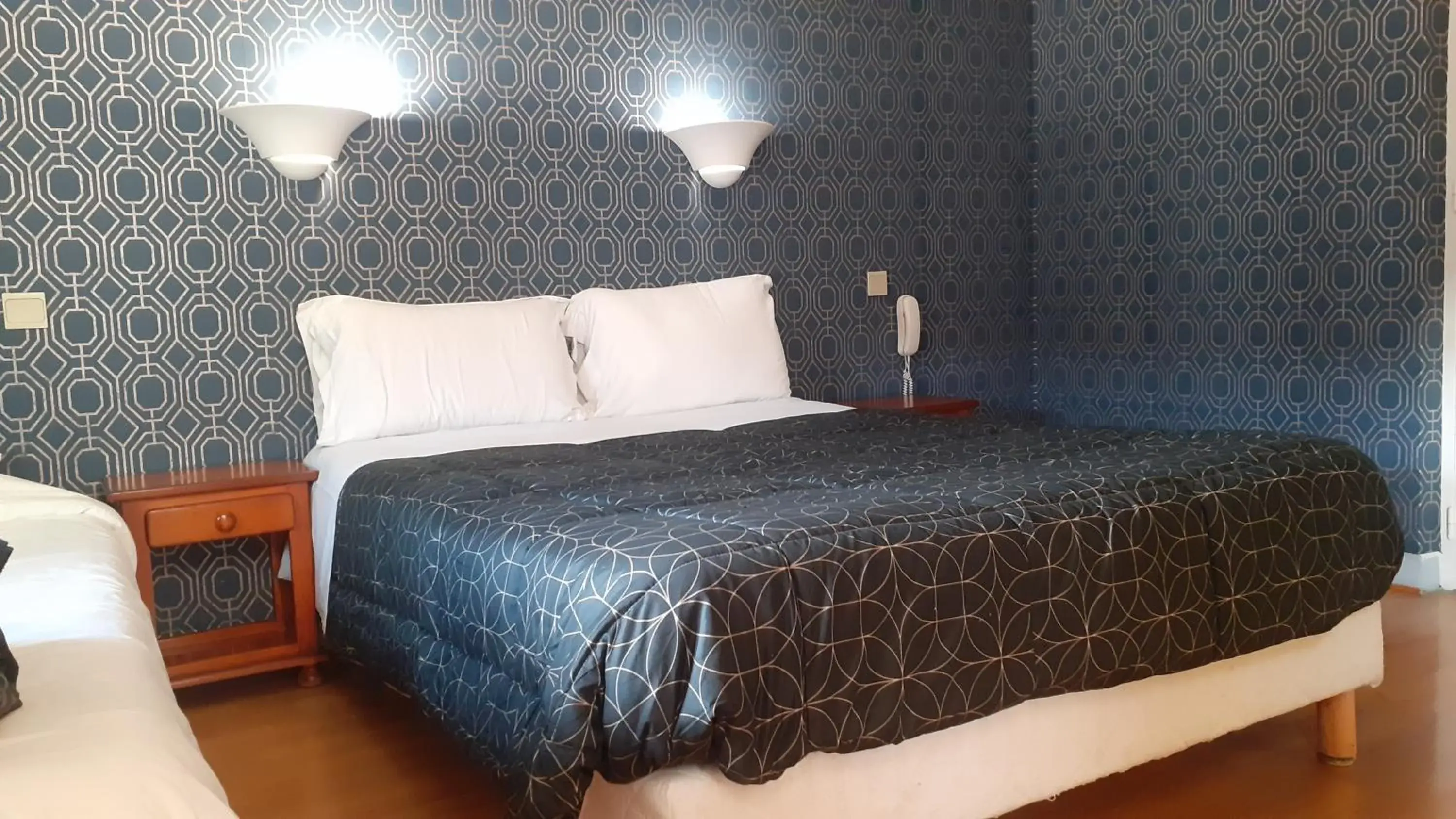 Hôtel des Couronnes Châteaudun Hôtel des Couronnes Châteaudun