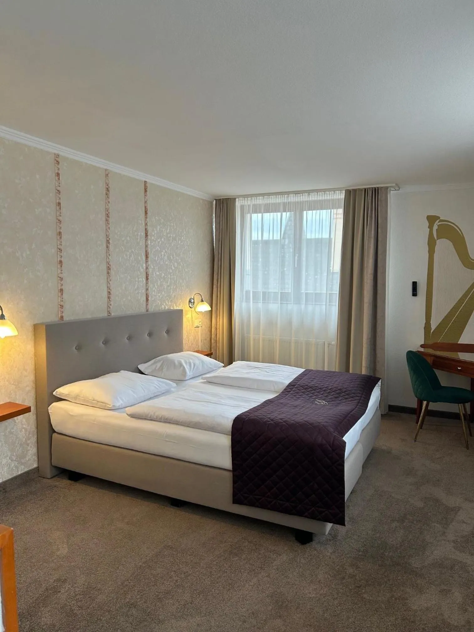 Bedroom, Bed in Hotel Am Schubertring