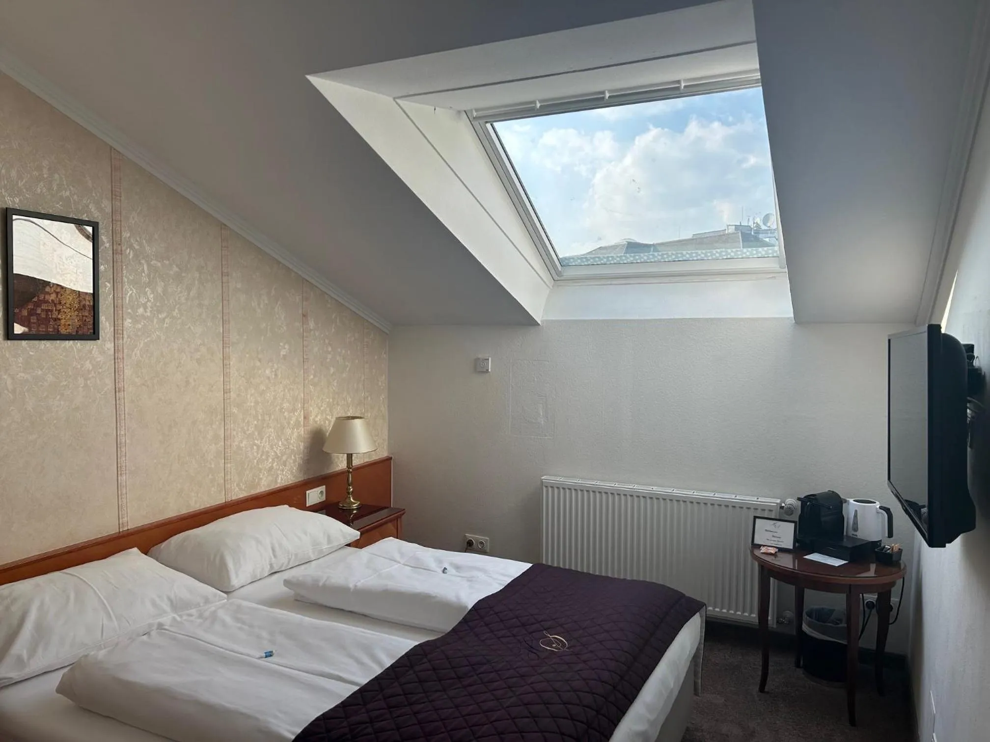 Bedroom, Bed in Hotel Am Schubertring