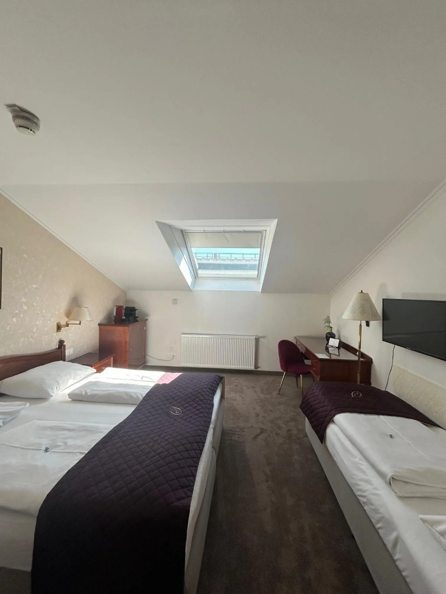 Photo of the whole room, Bed in Hotel Am Schubertring