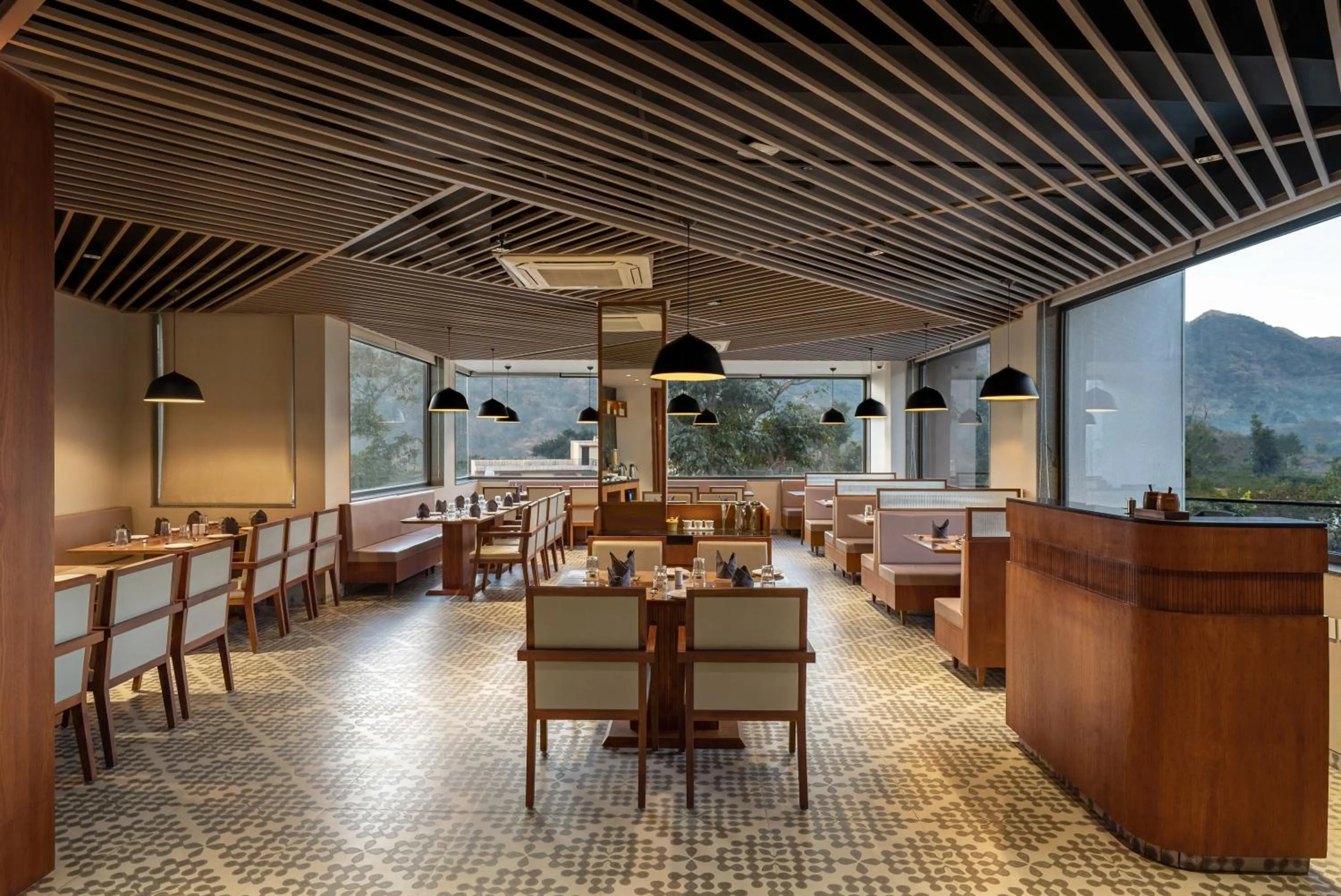 Restaurant/places to eat in Stone Wood Premier Kumbhalgarh