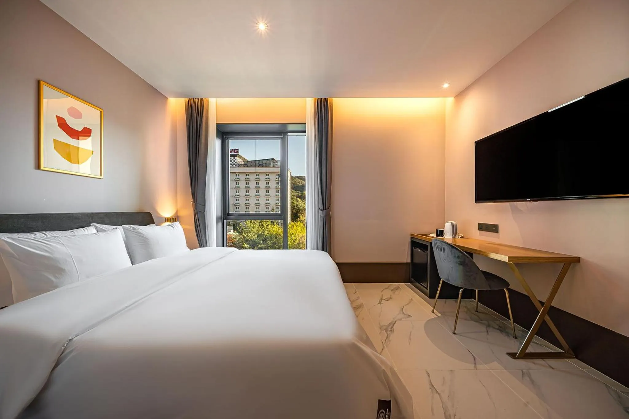 Bed in Brown Dot Hotel Signature