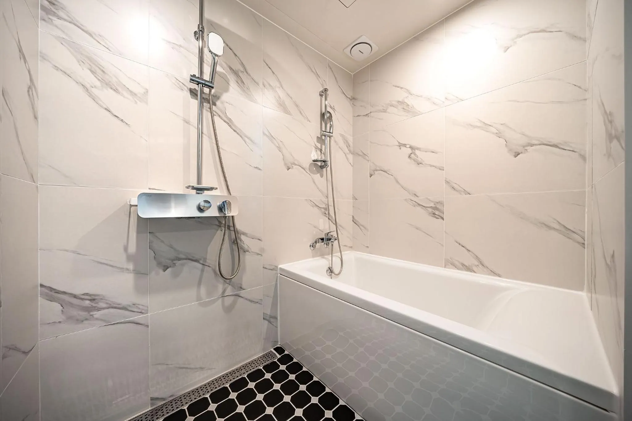 Brown Dot Hotel Signature