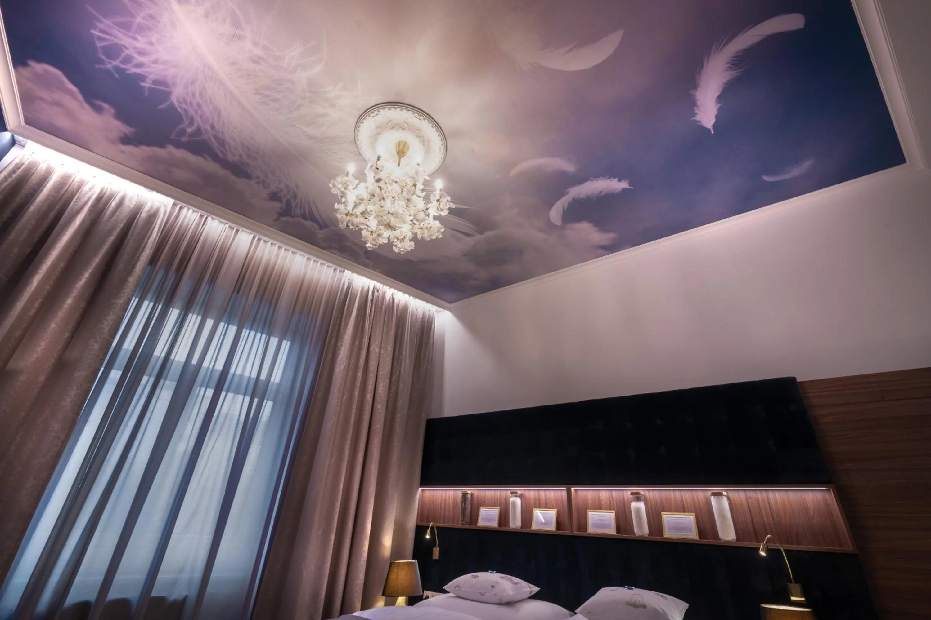 Decorative detail, Bed in BoutiqueHOTEL Donauwalzer