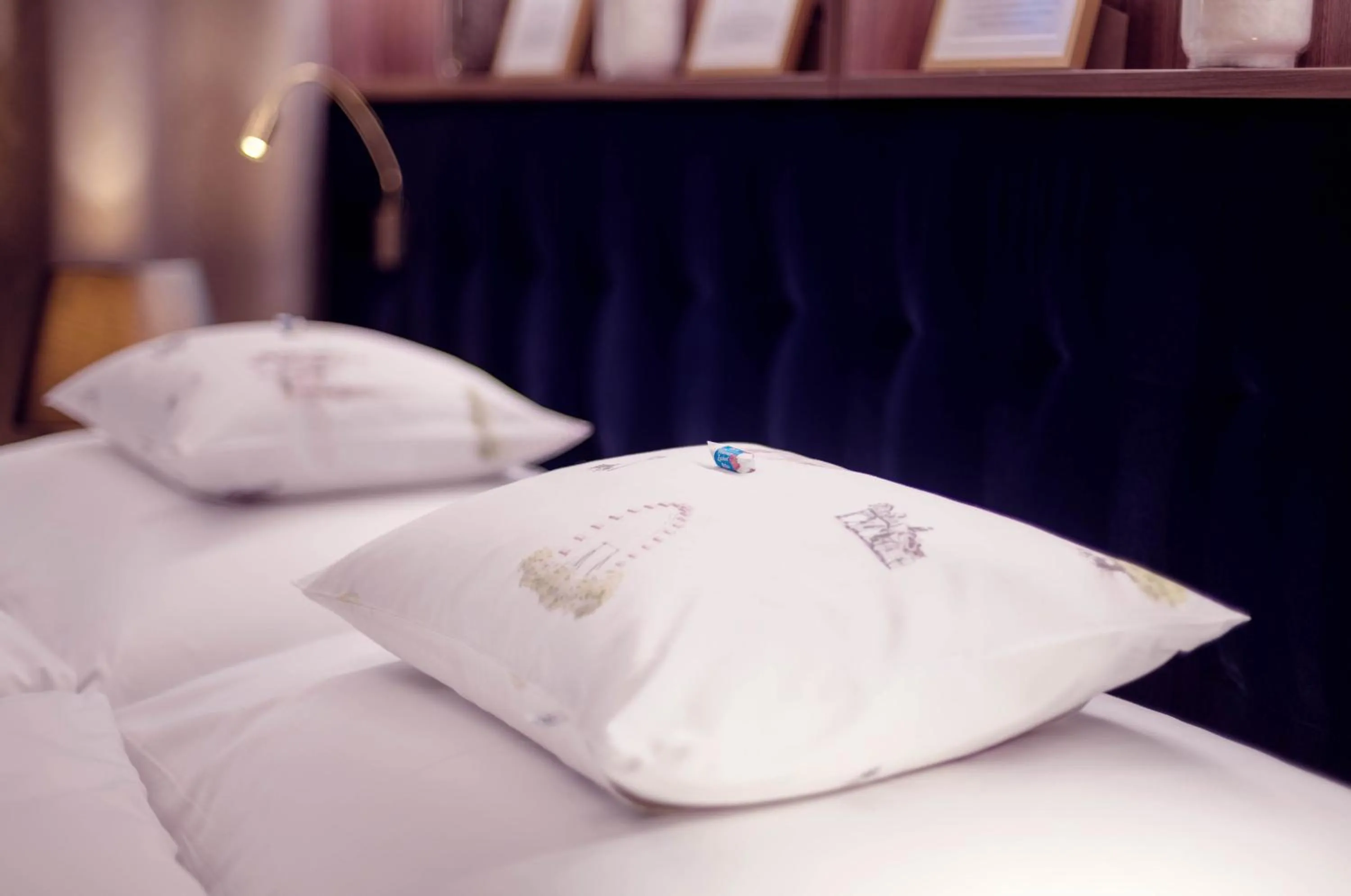 Decorative detail, Bed in BoutiqueHOTEL Donauwalzer