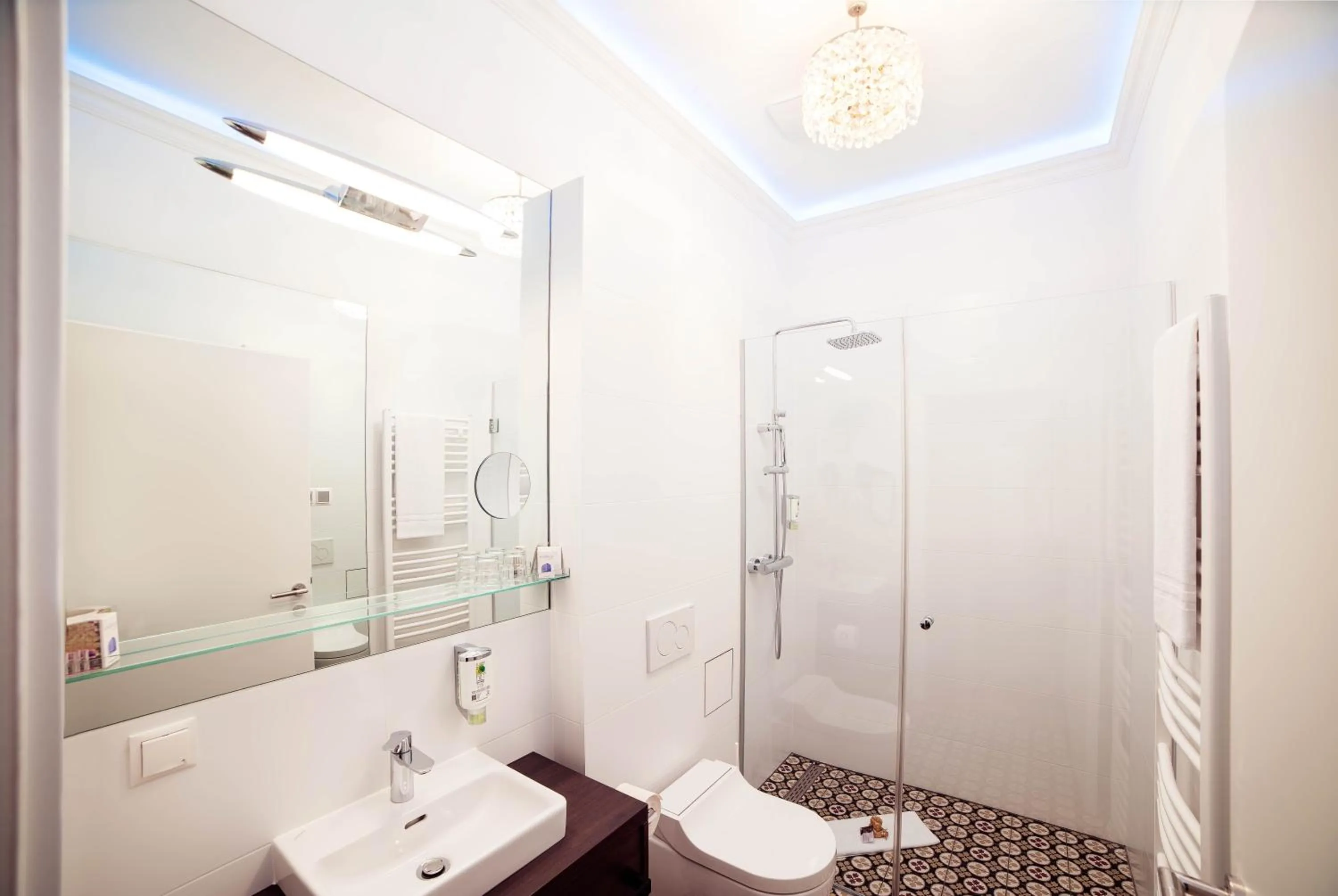 Bathroom in BoutiqueHOTEL Donauwalzer