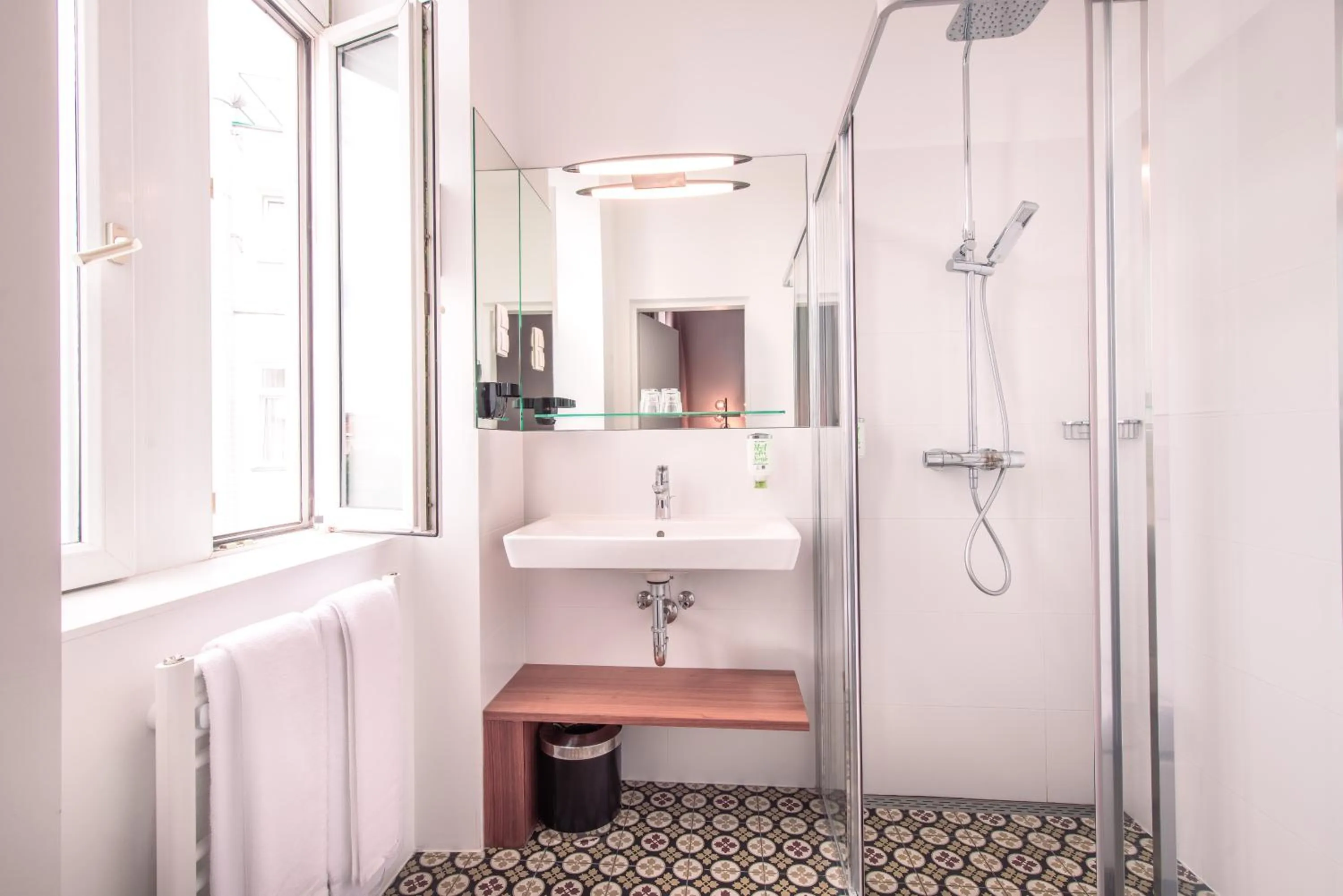 Bathroom in BoutiqueHOTEL Donauwalzer