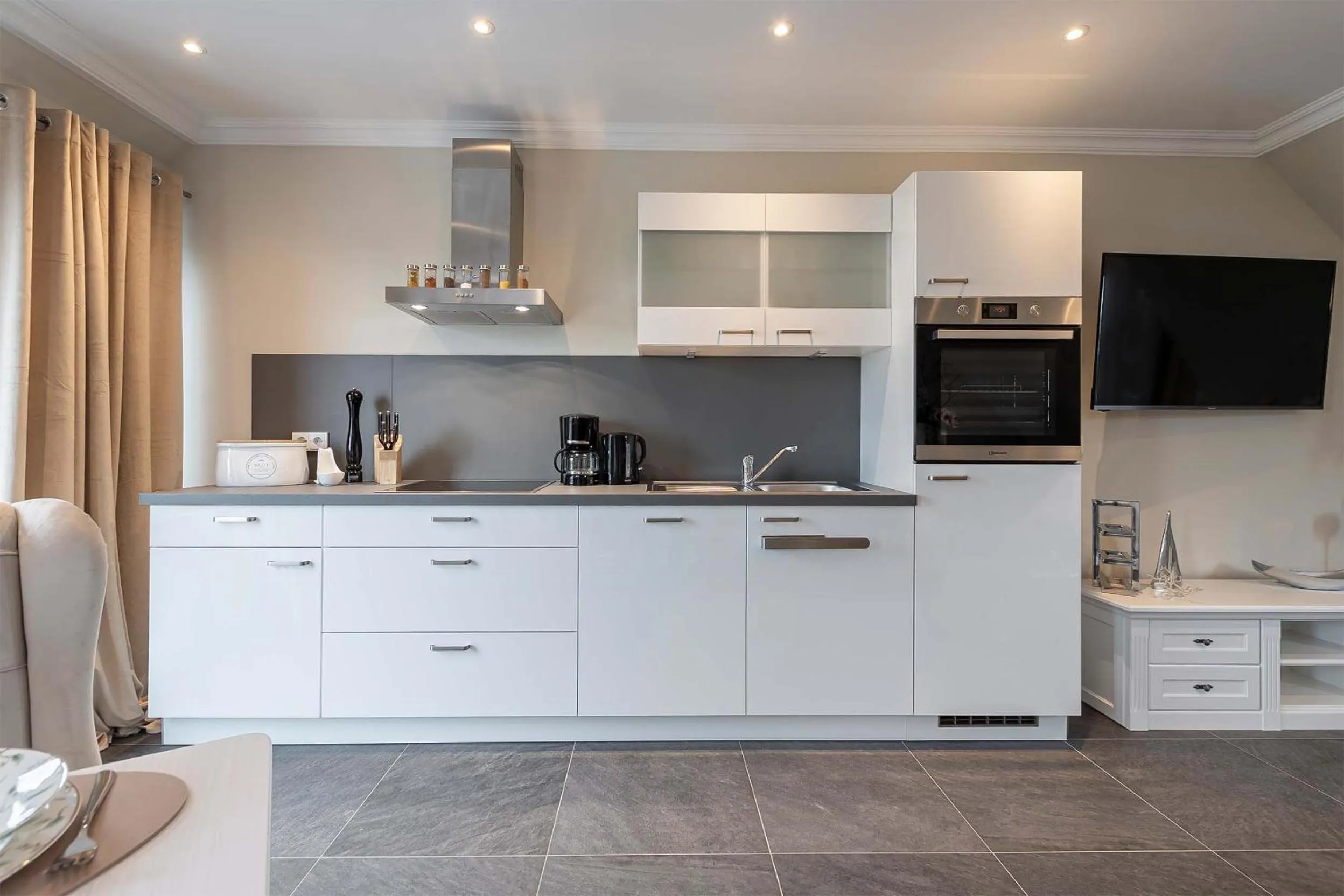 Kitchen or kitchenette in Luxus Resort Rügen Residenz Kubitzer Bodden