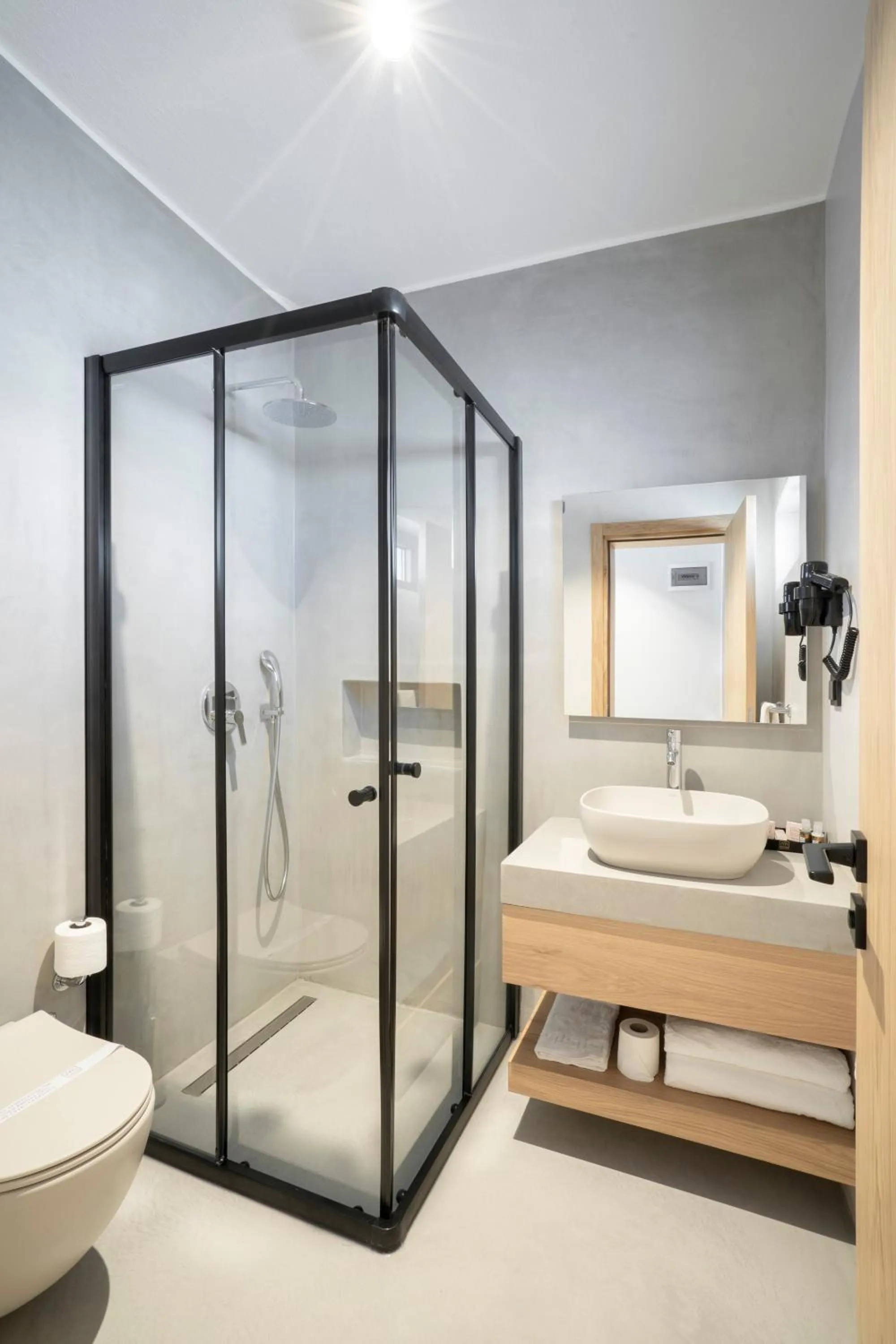 Shower in Regia Mare Beach Hotel & Spa Bodrum