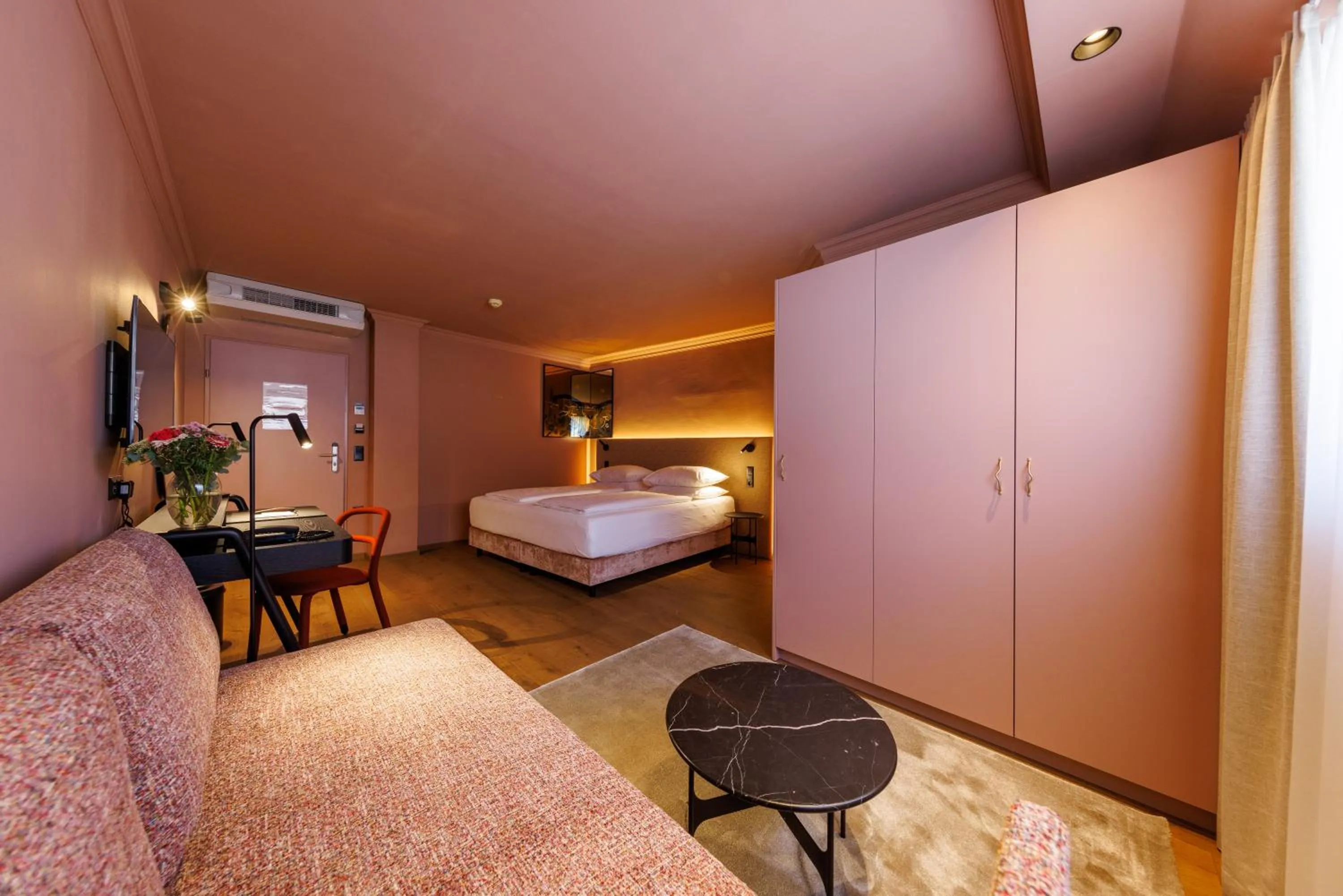 Bedroom, Bed in Der Wilhelmshof