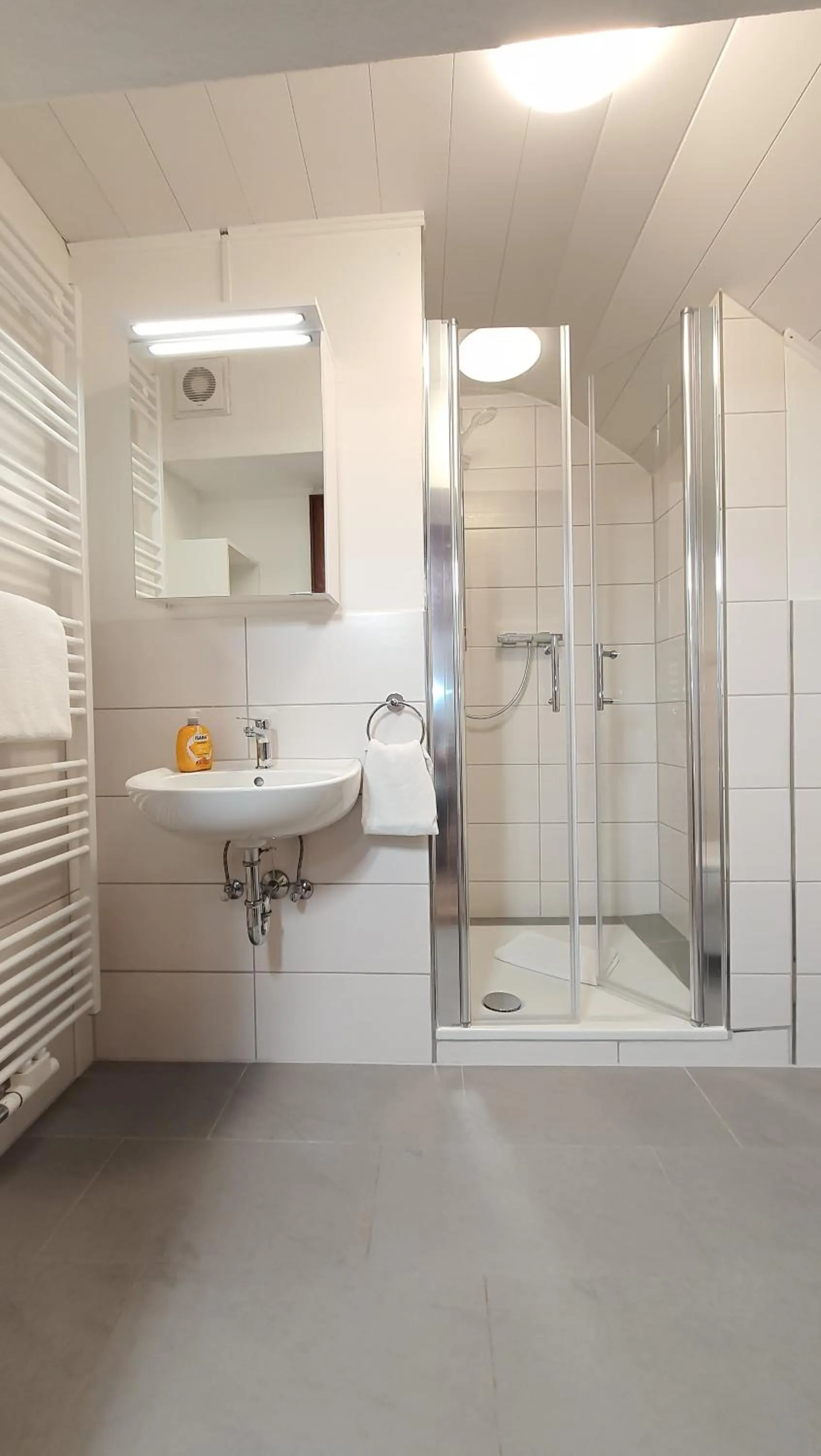 Shower in Hotel Schneiderhof