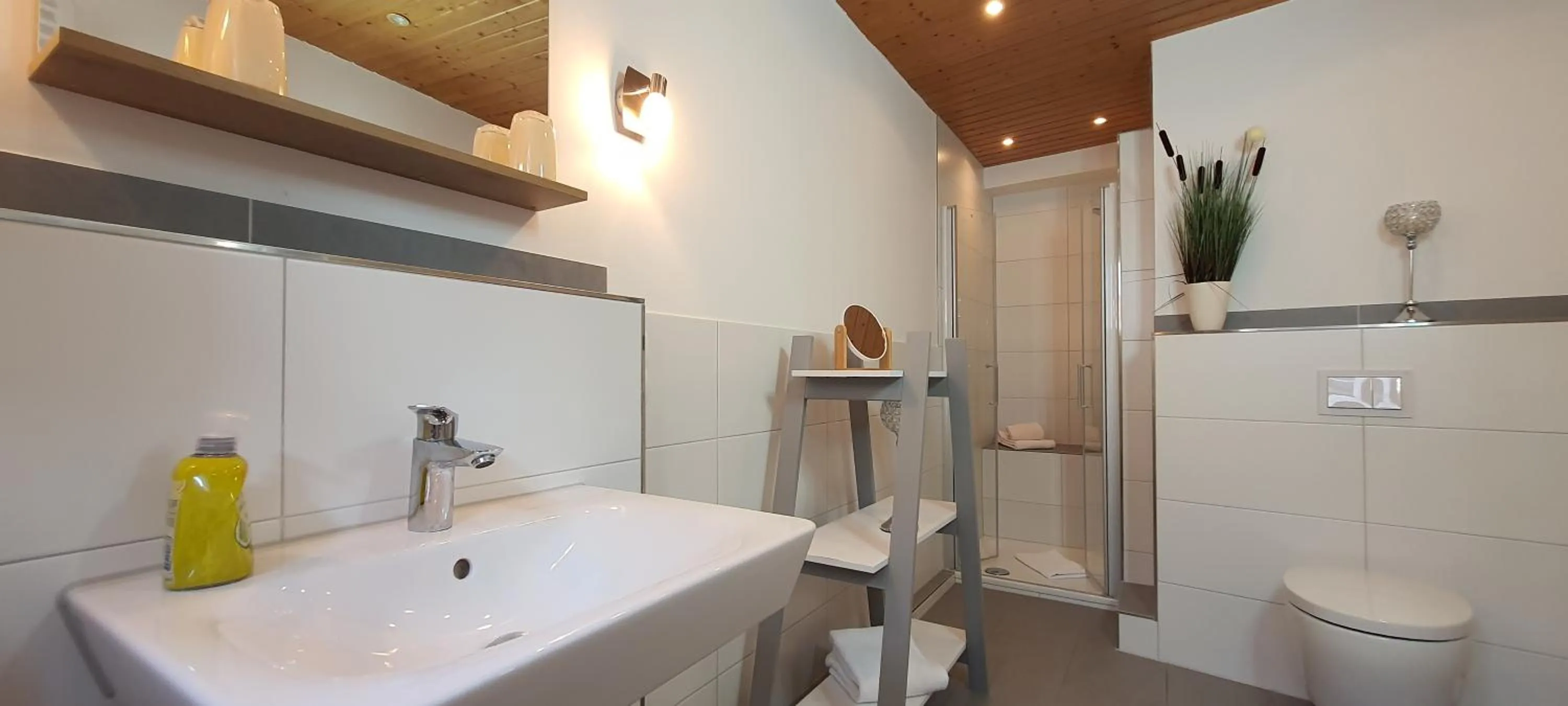 Shower in Hotel Schneiderhof