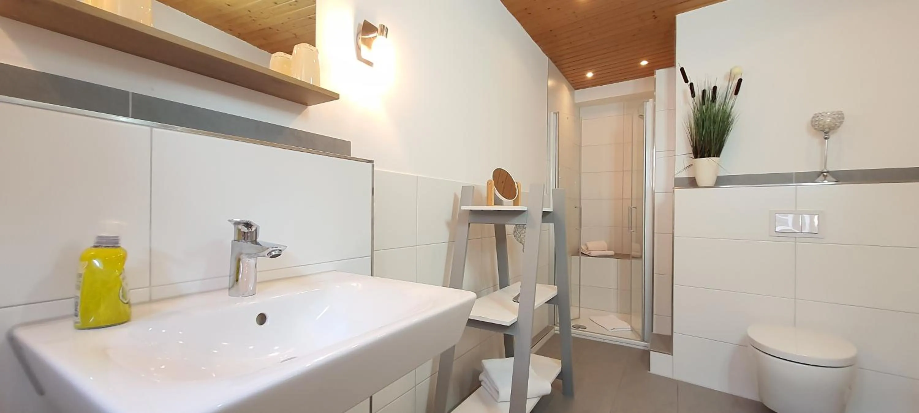 Shower in Hotel Schneiderhof