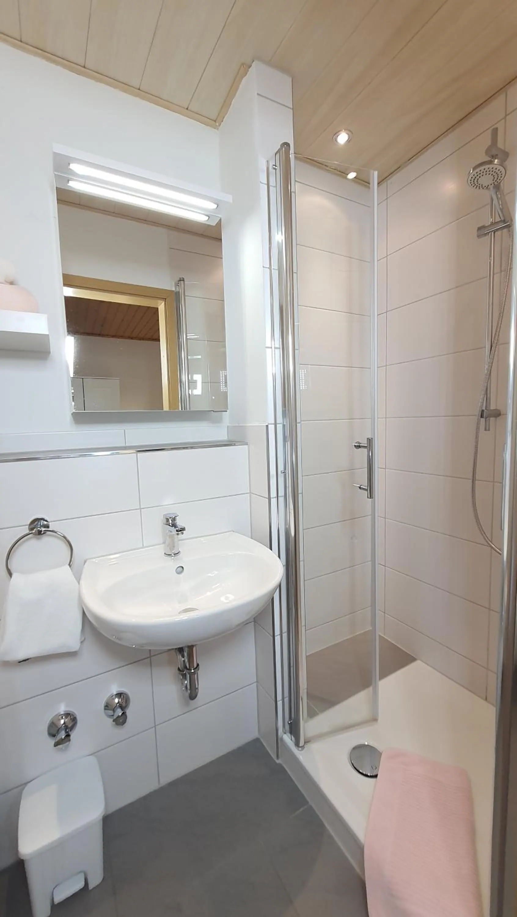 Shower in Hotel Schneiderhof