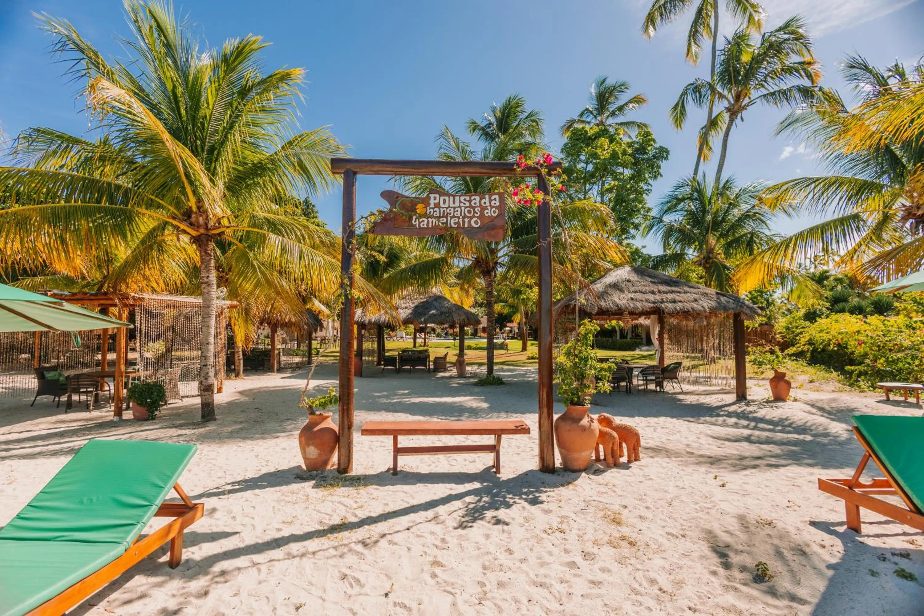 Beach in Bangalôs do Gameleiro