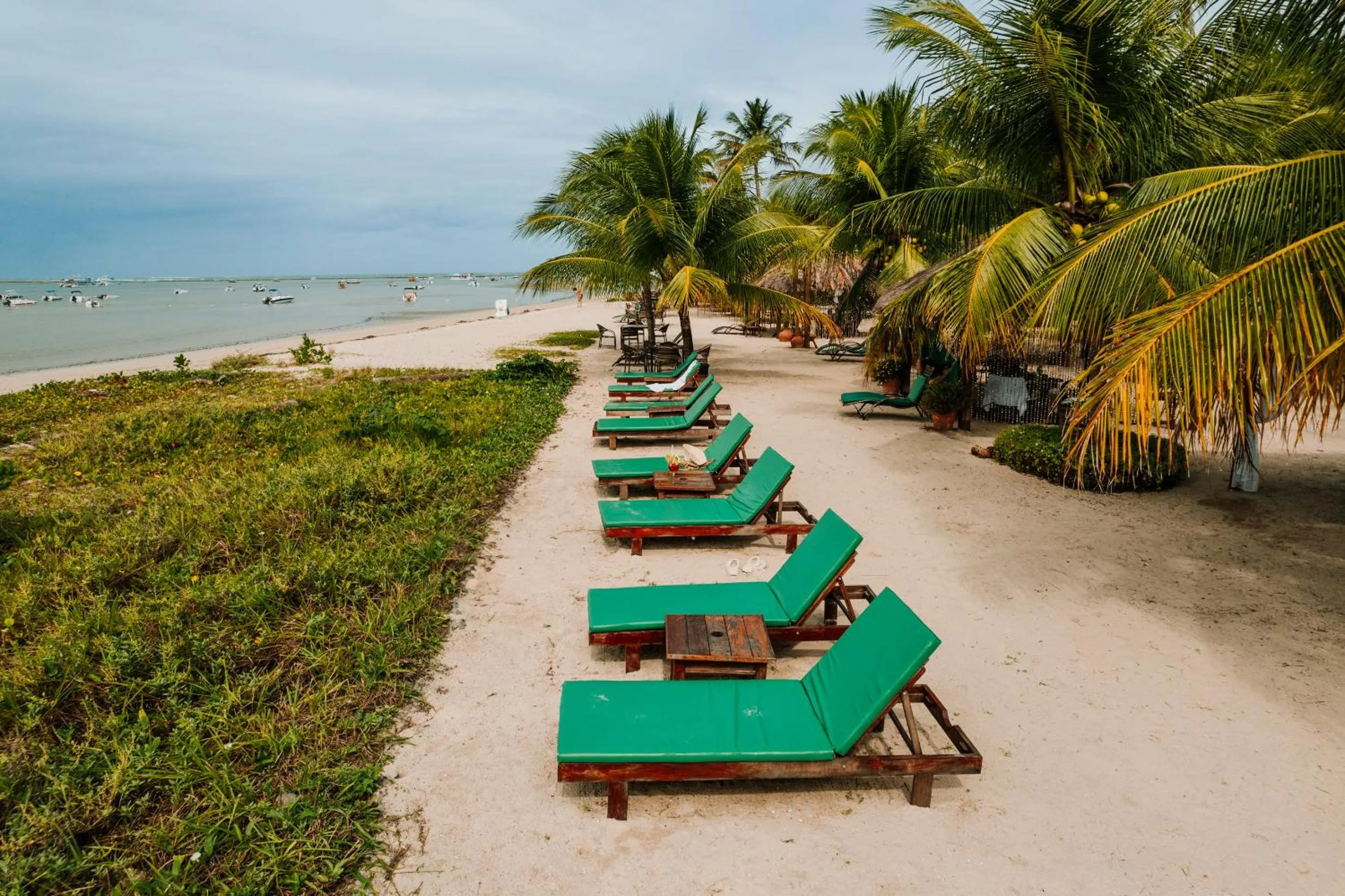 Beach in Bangalôs do Gameleiro