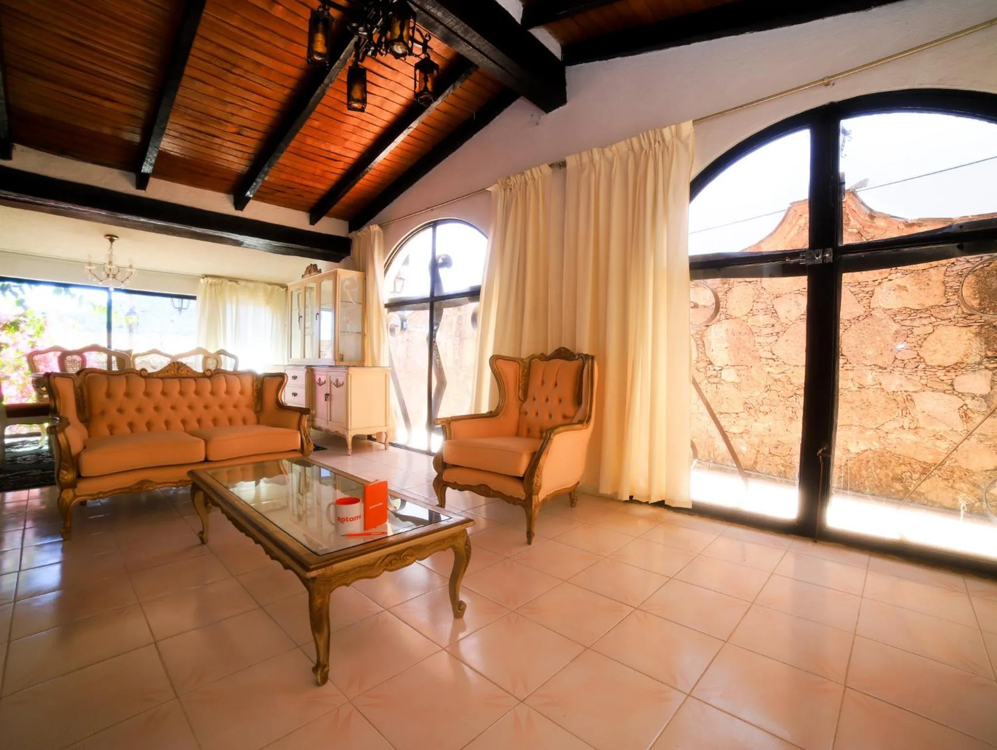 Living room in Casa de las Cruces Taxco