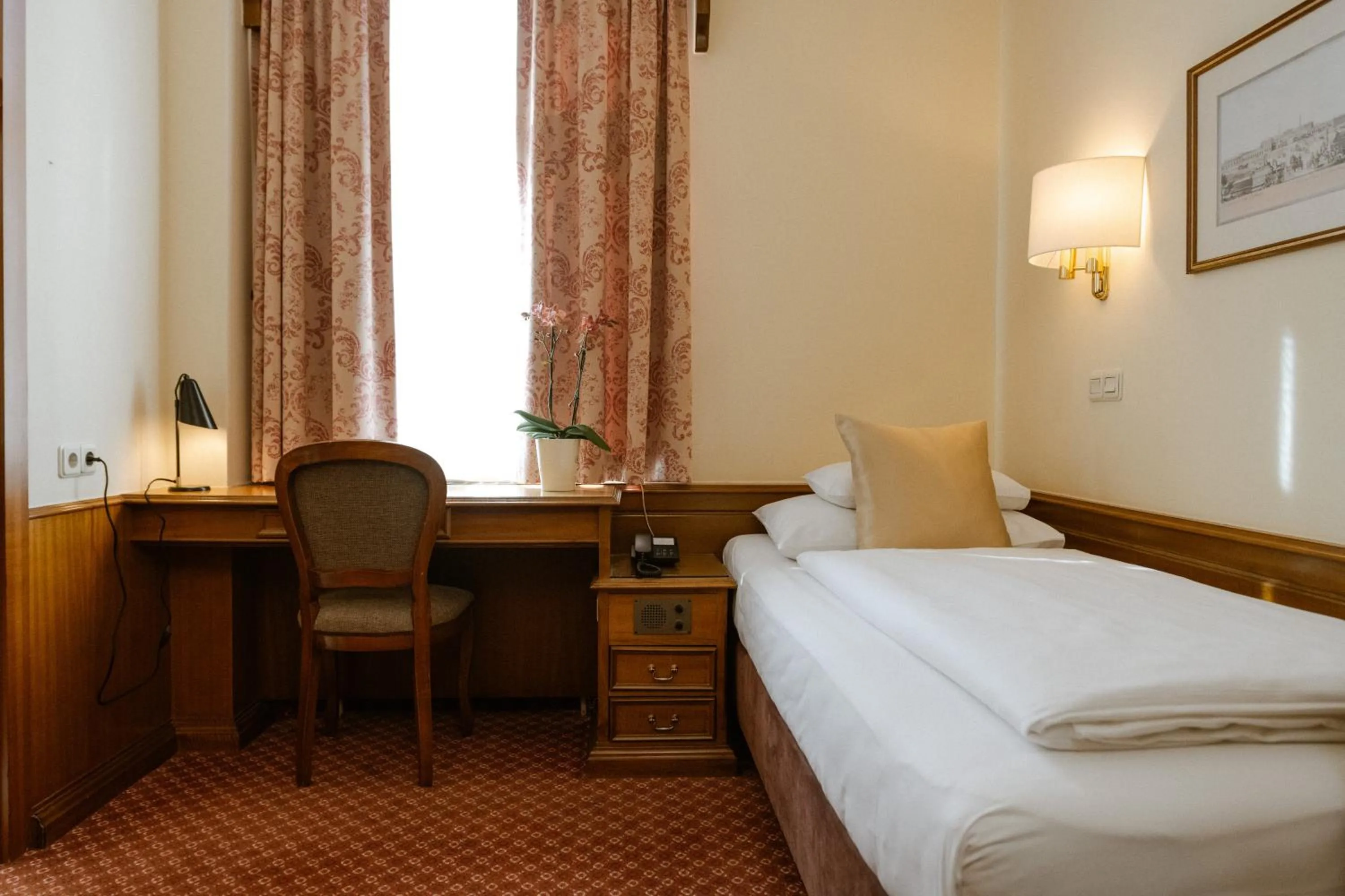 Bedroom, Bed in Hotel City Central