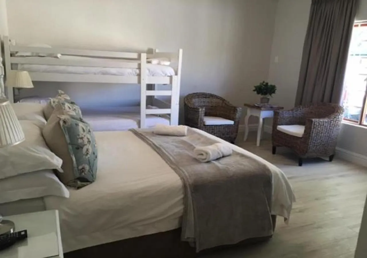 Bed in Wagon Wheel Country Lodge