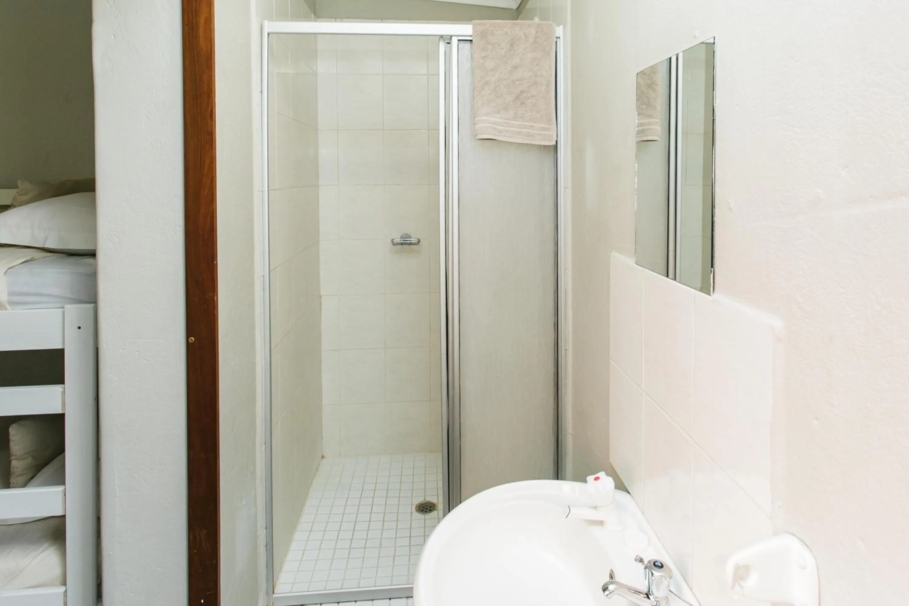 Bathroom in Wagon Wheel Country Lodge