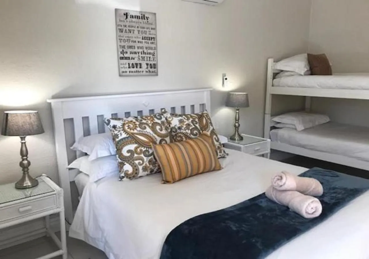 Bed in Wagon Wheel Country Lodge