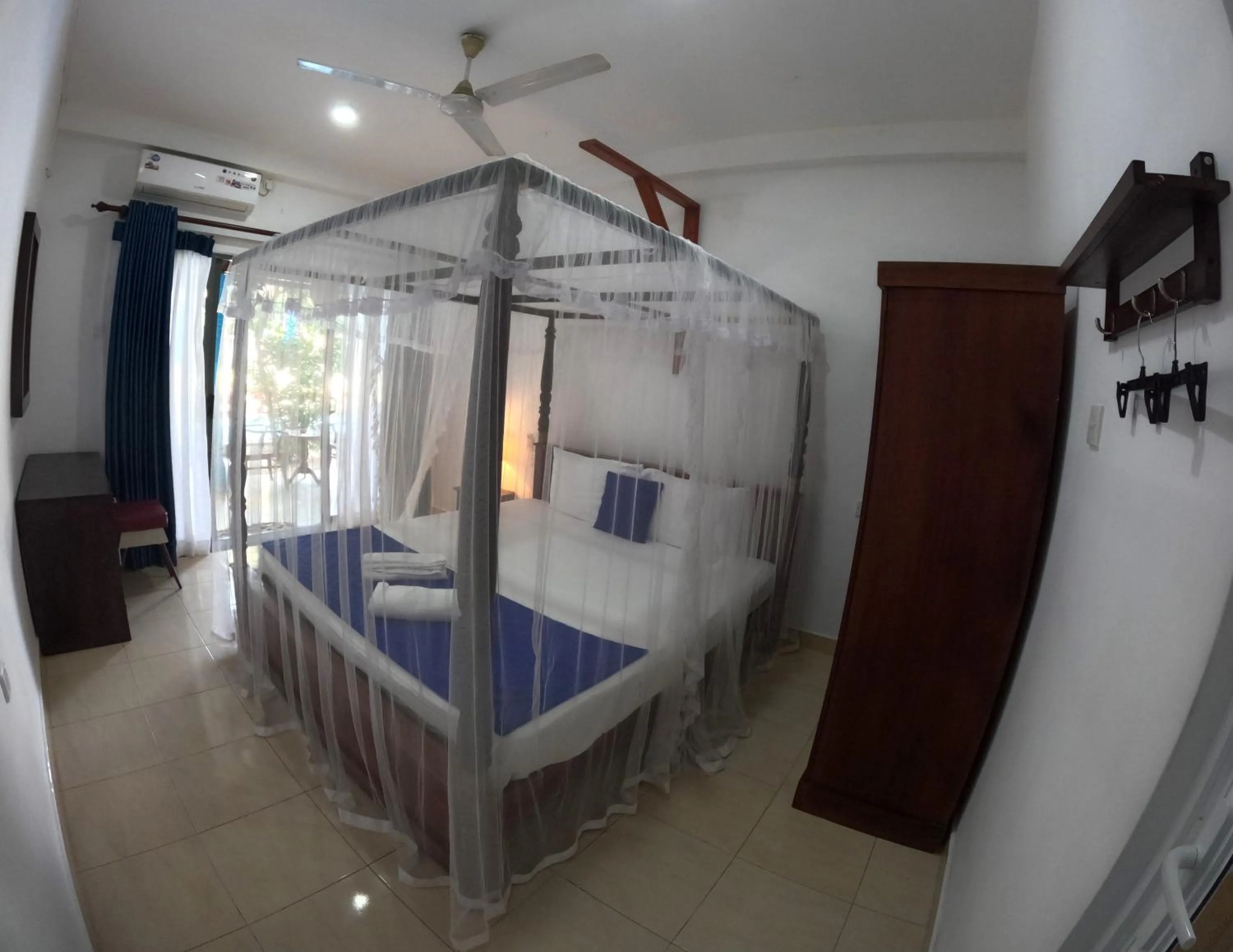 View (from property/room), Bed in Mirissa Blue Whale Holiday Hotel