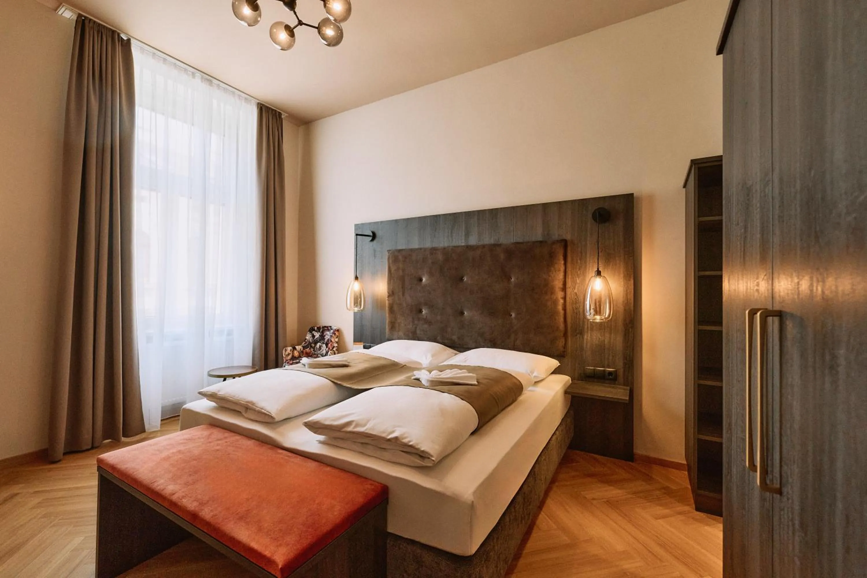 Bedroom, Bed in Urban Rooms Rathaus - Self Check-In