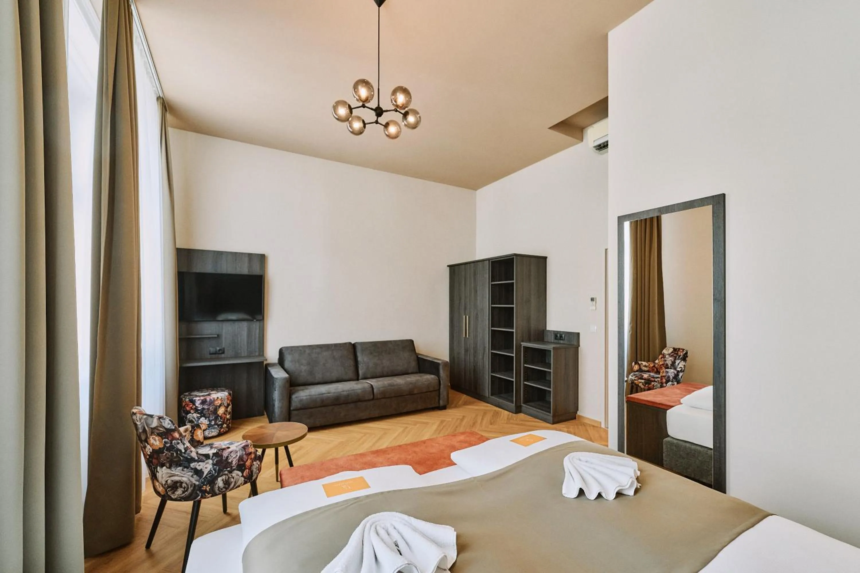 Bedroom, Bed in Urban Rooms Rathaus - Self Check-In